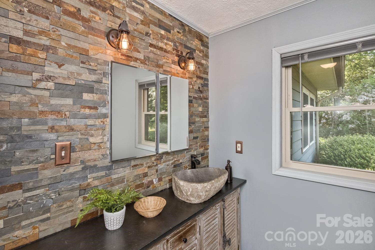29 S Greenwood Forest Drive — Etowah