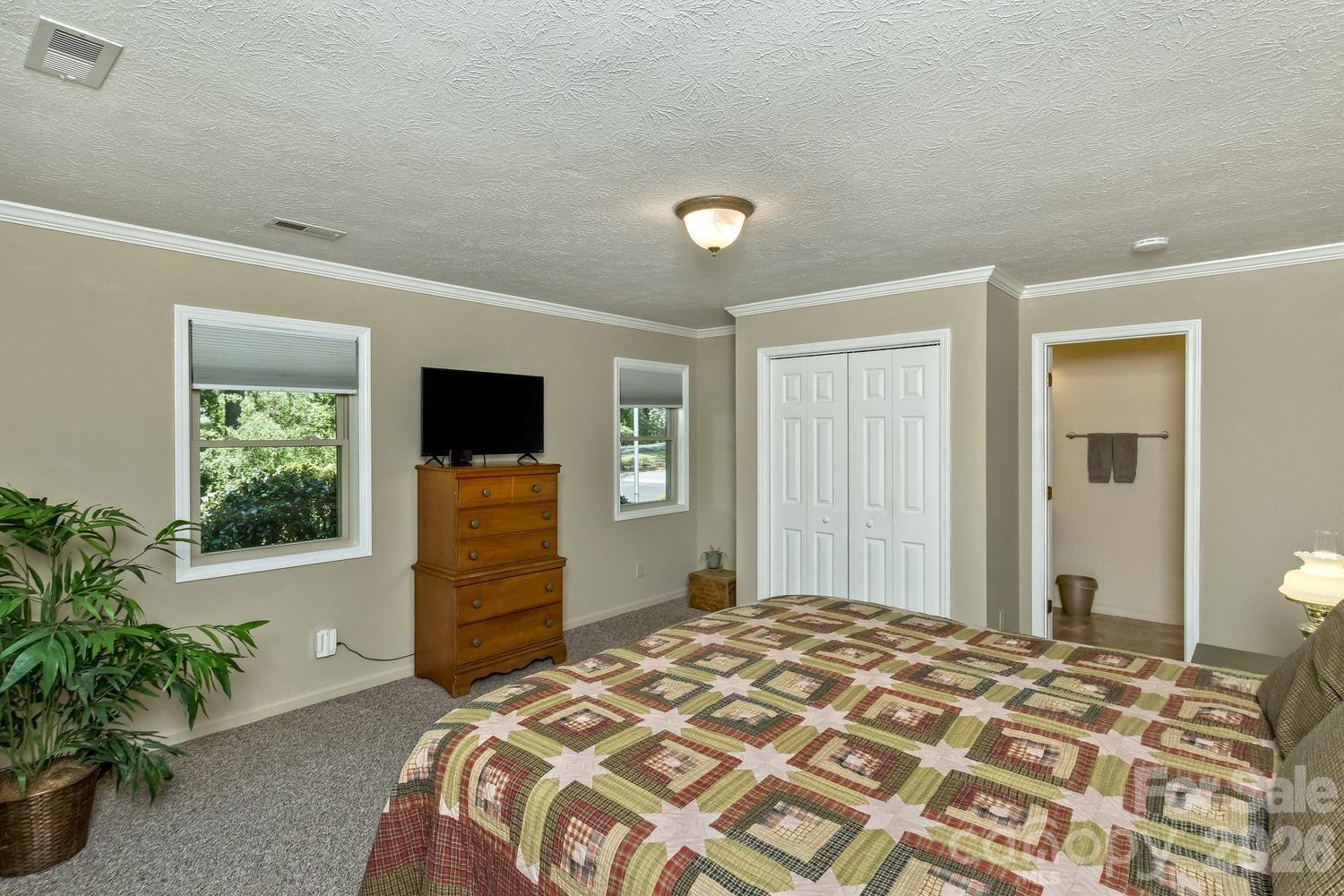 29 S Greenwood Forest Drive — Etowah