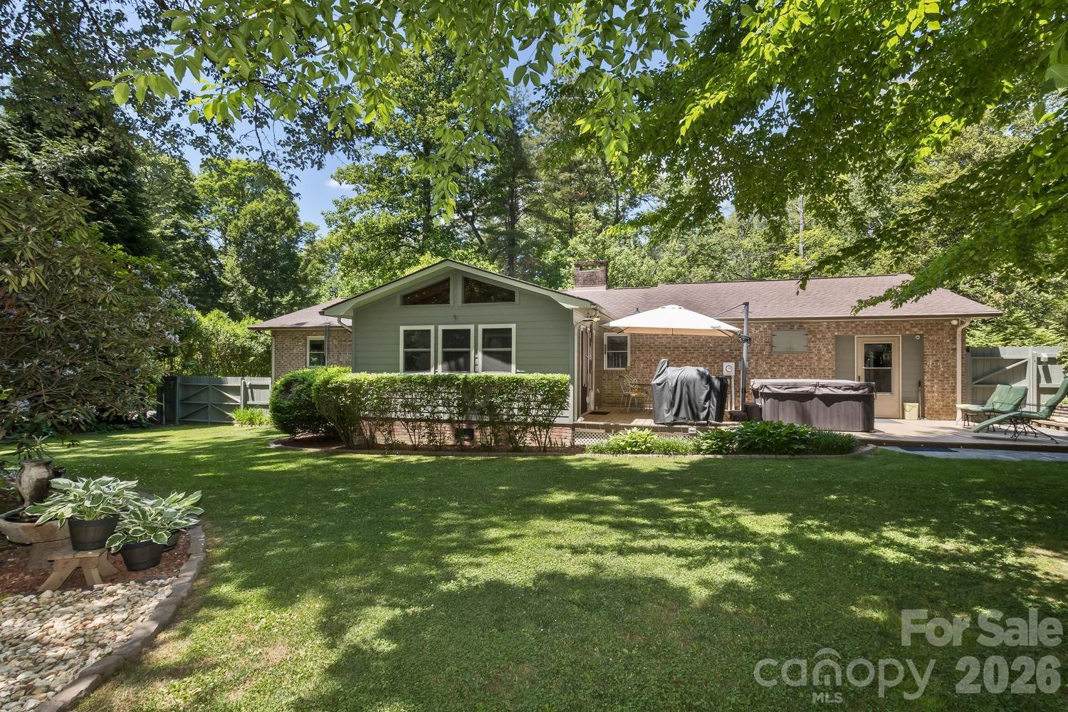29 S Greenwood Forest Drive — Etowah