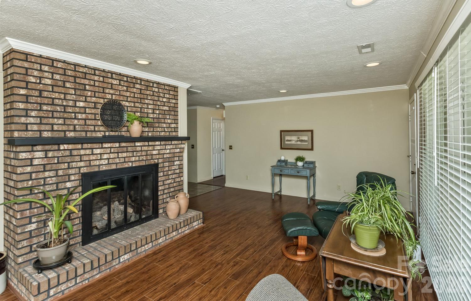 29 S Greenwood Forest Drive — Etowah