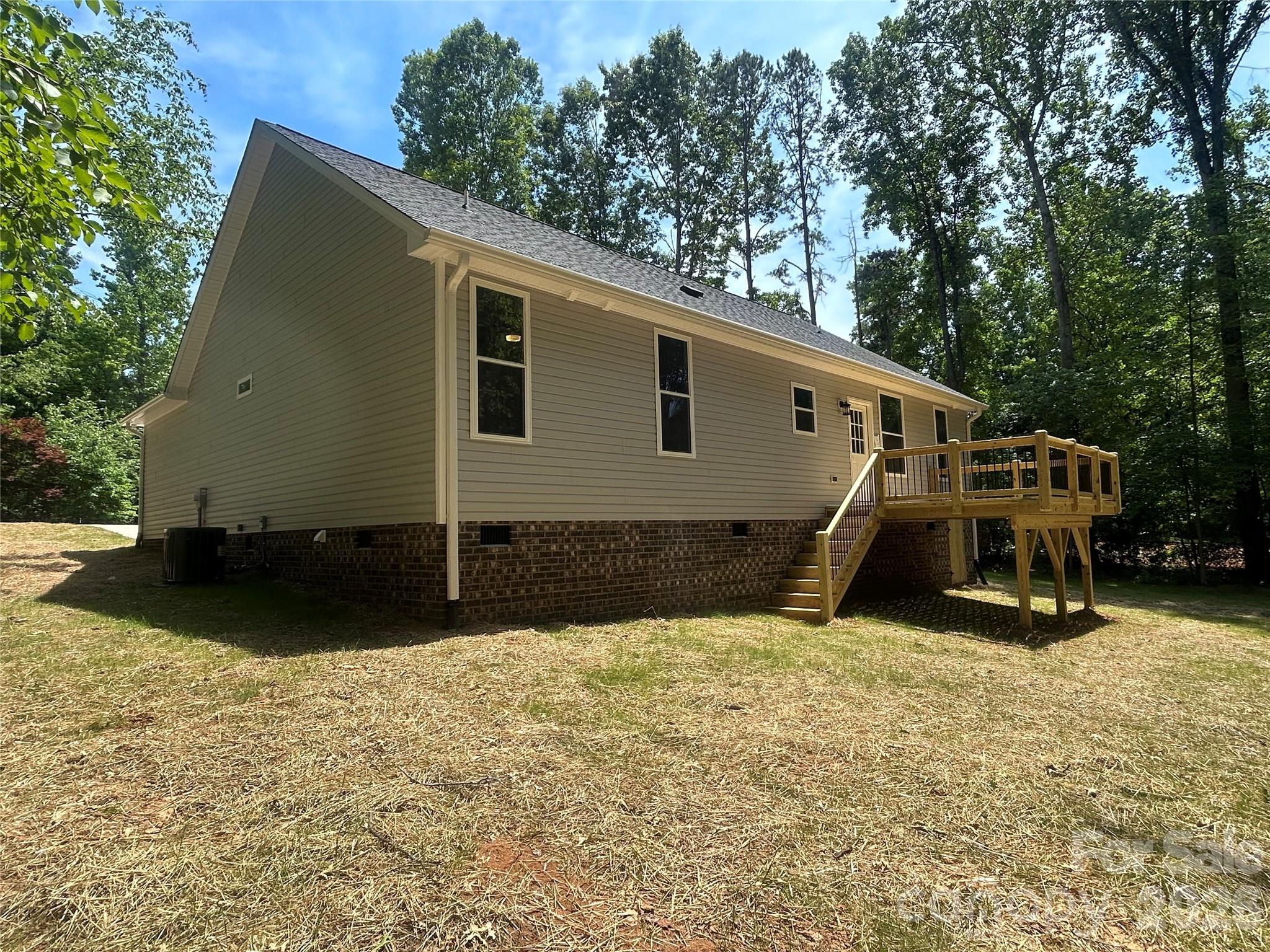 530 Oakwood Circle — Lexington