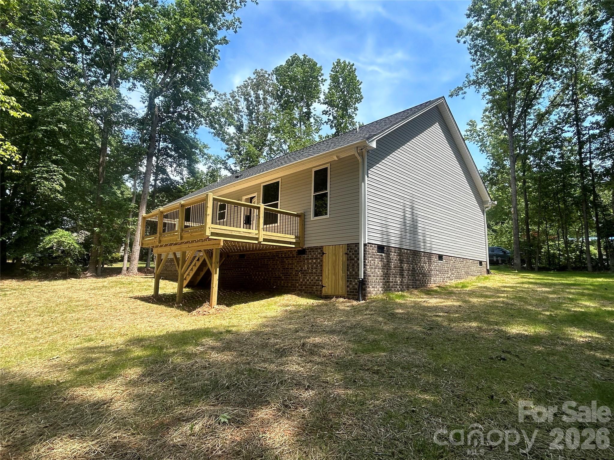 530 Oakwood Circle — Lexington