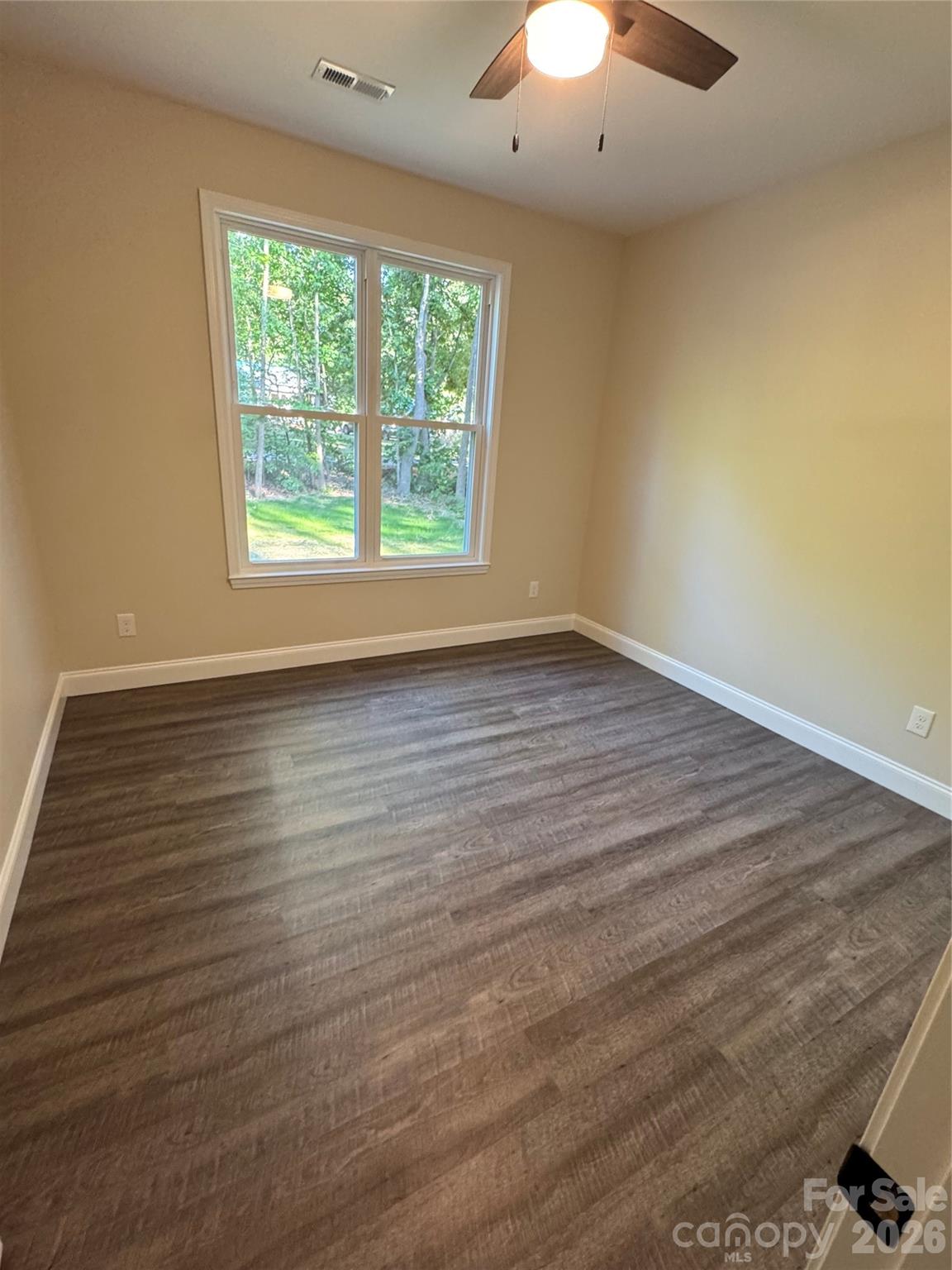 530 Oakwood Circle — Lexington