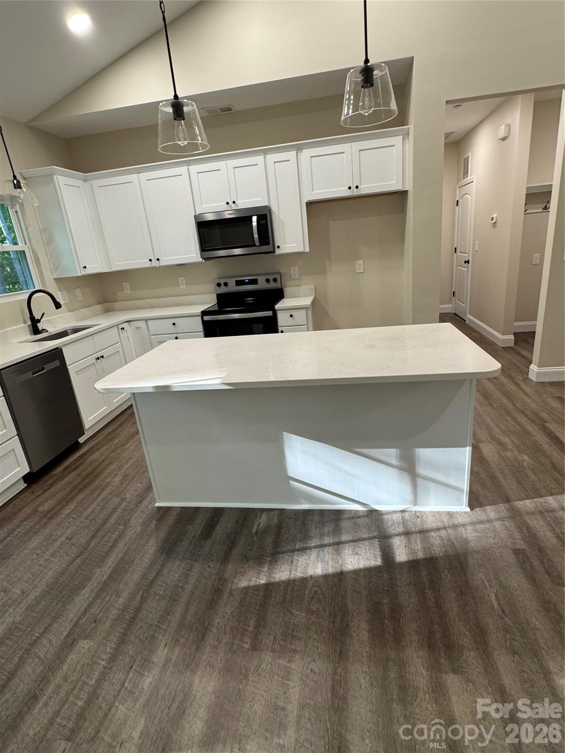 530 Oakwood Circle — Lexington