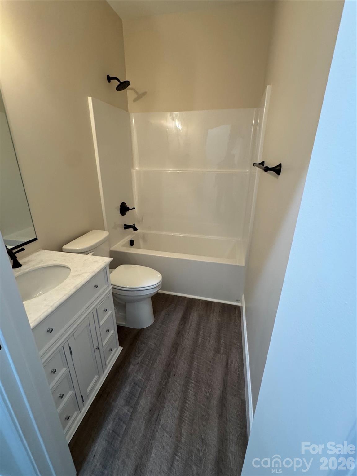 530 Oakwood Circle — Lexington