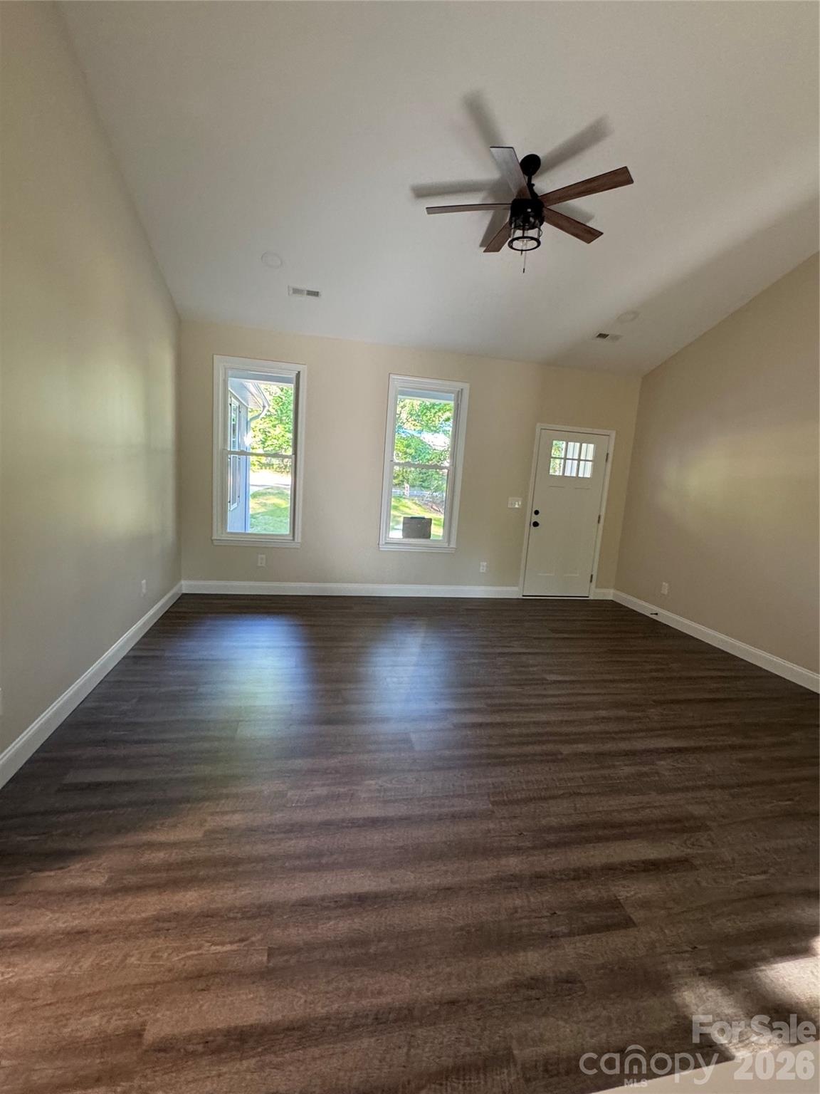 530 Oakwood Circle — Lexington