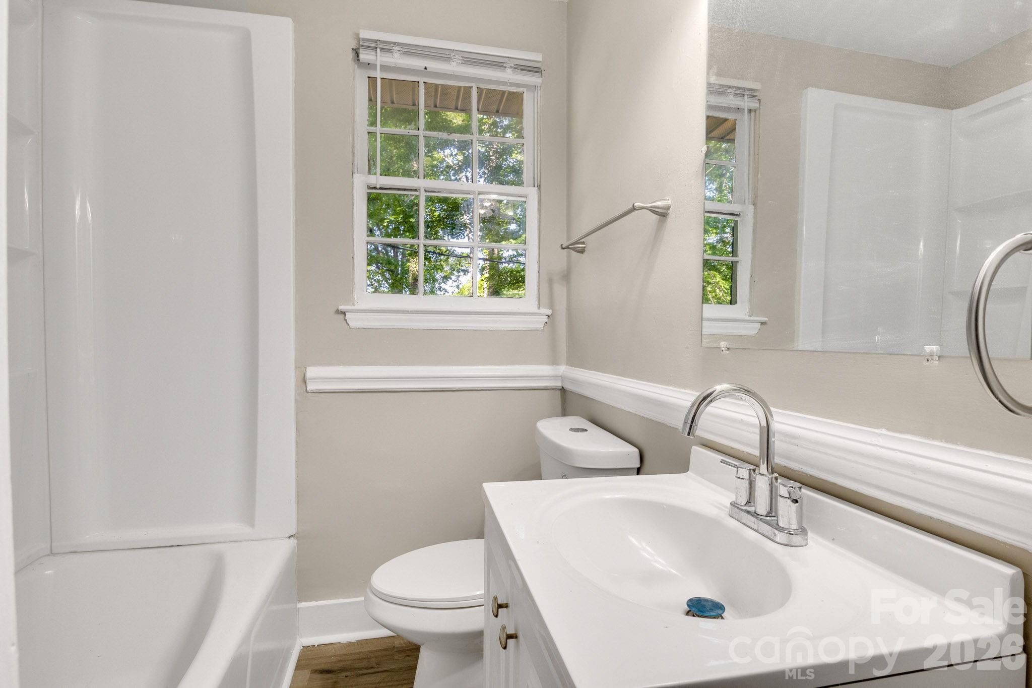 3637 Glenville Avenue — Charlotte
