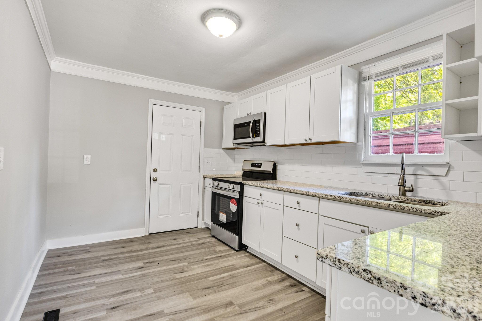 3637 Glenville Avenue — Charlotte