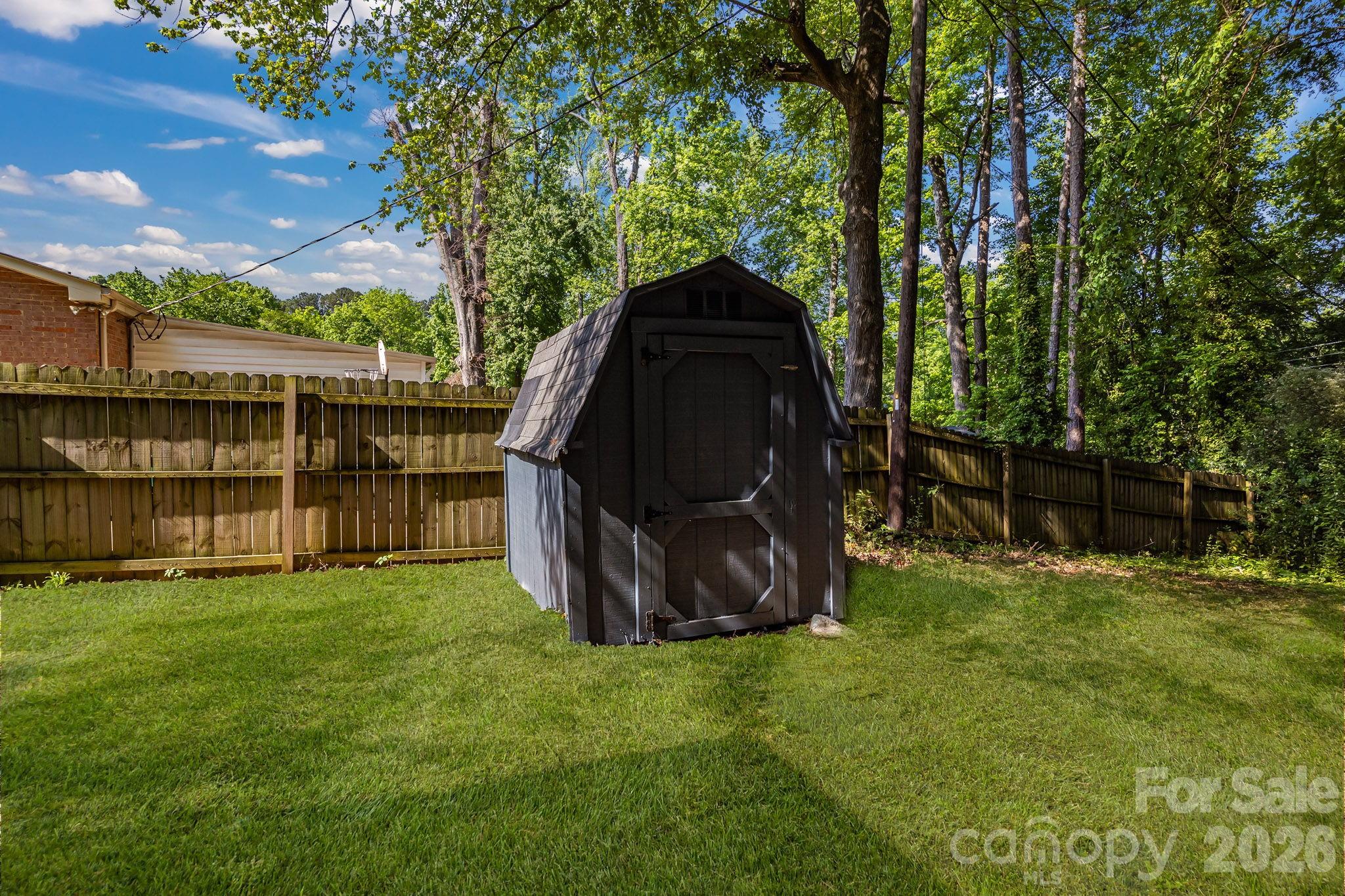 3637 Glenville Avenue — Charlotte