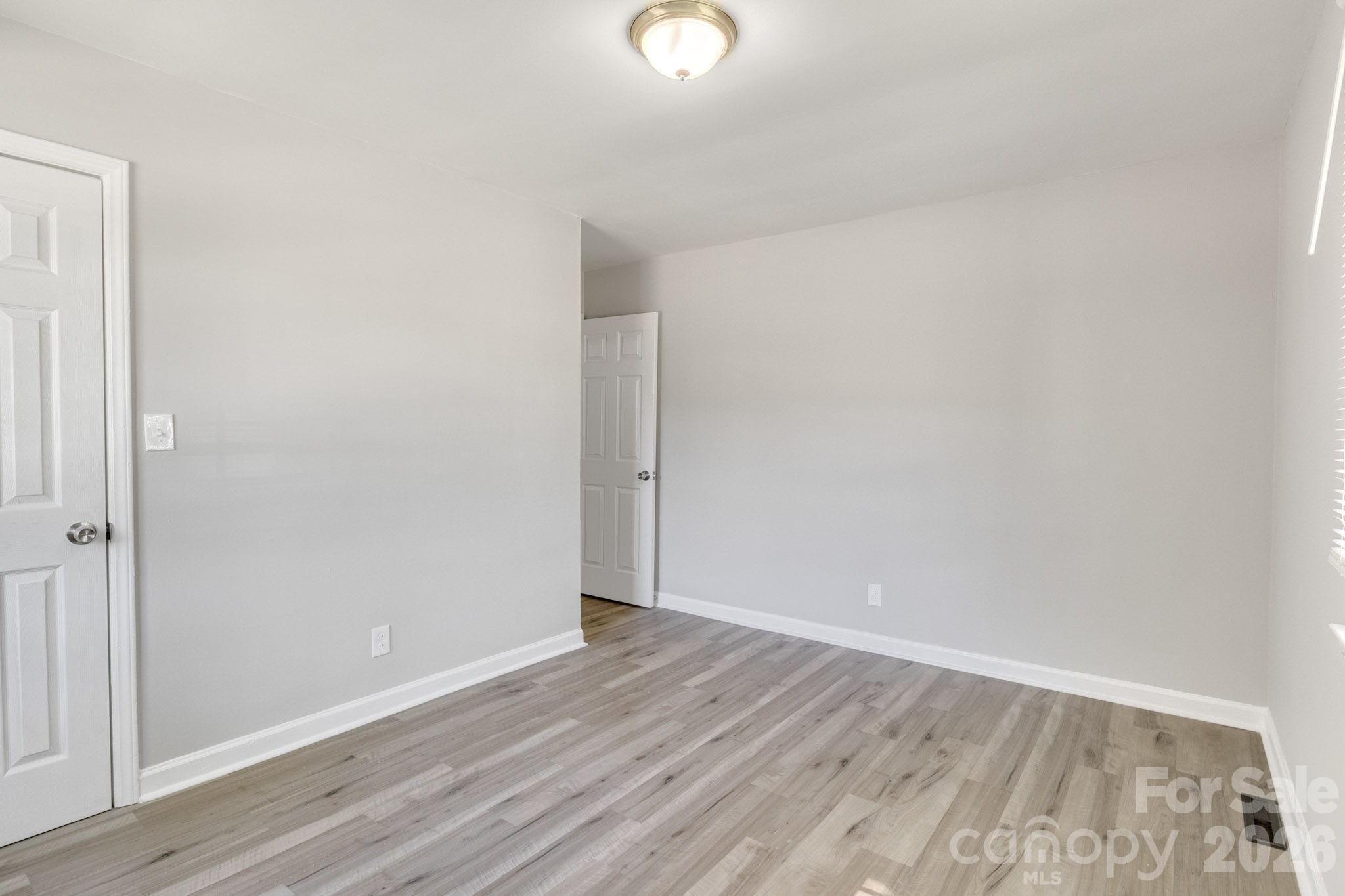 3637 Glenville Avenue — Charlotte