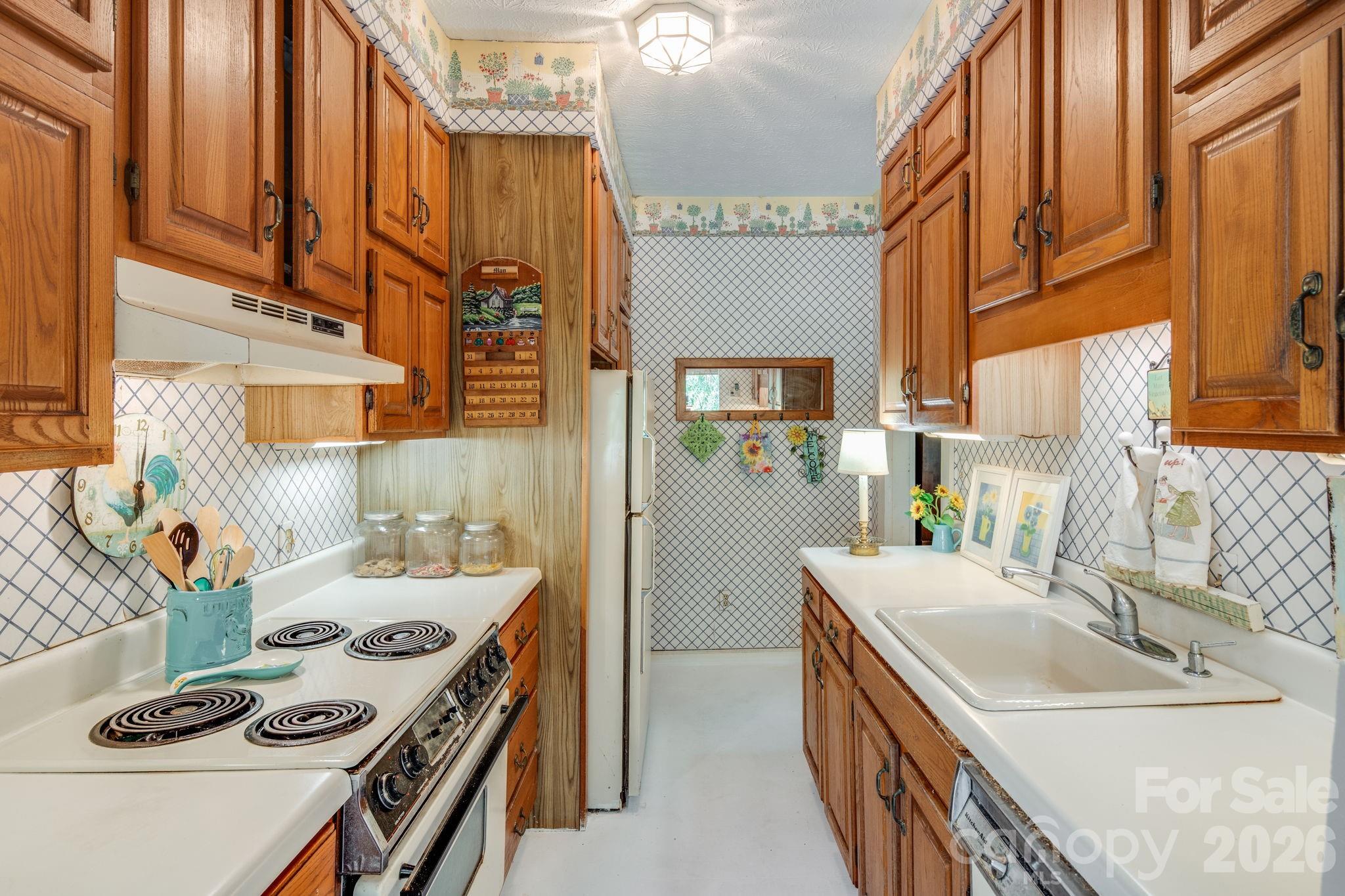 121 Ohara Circle — Hendersonville