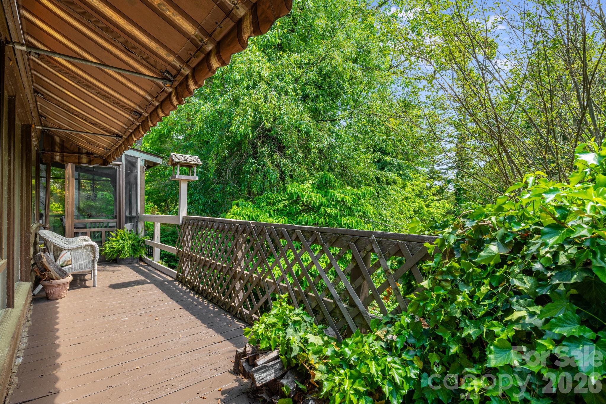121 Ohara Circle — Hendersonville