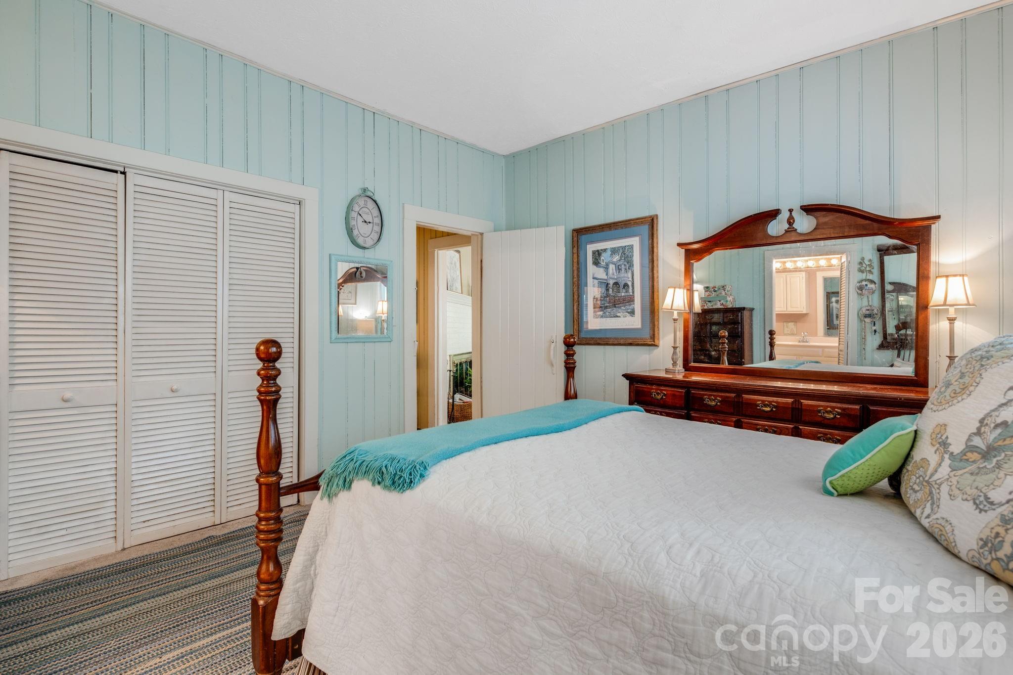 121 Ohara Circle — Hendersonville