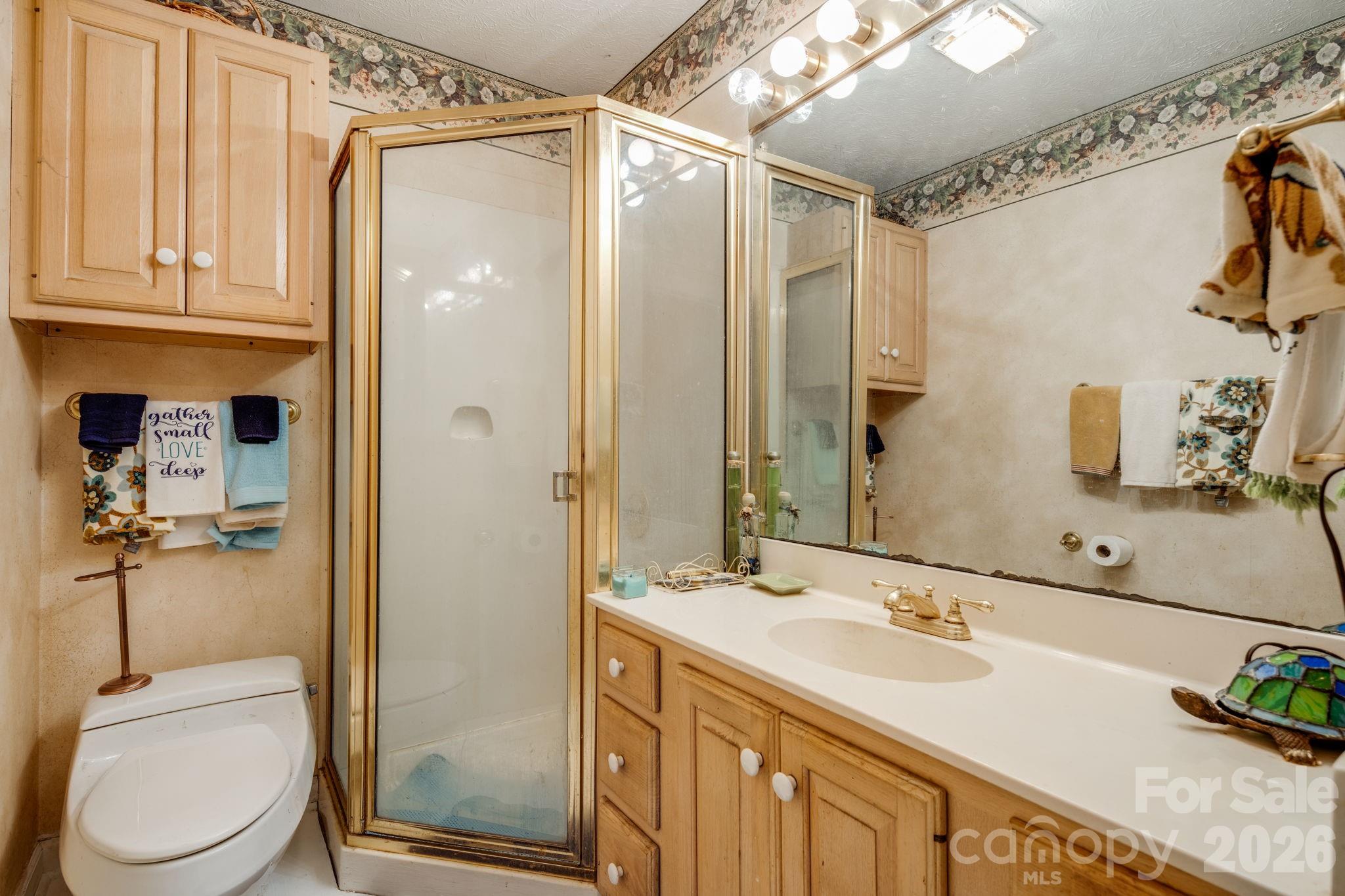 121 Ohara Circle — Hendersonville