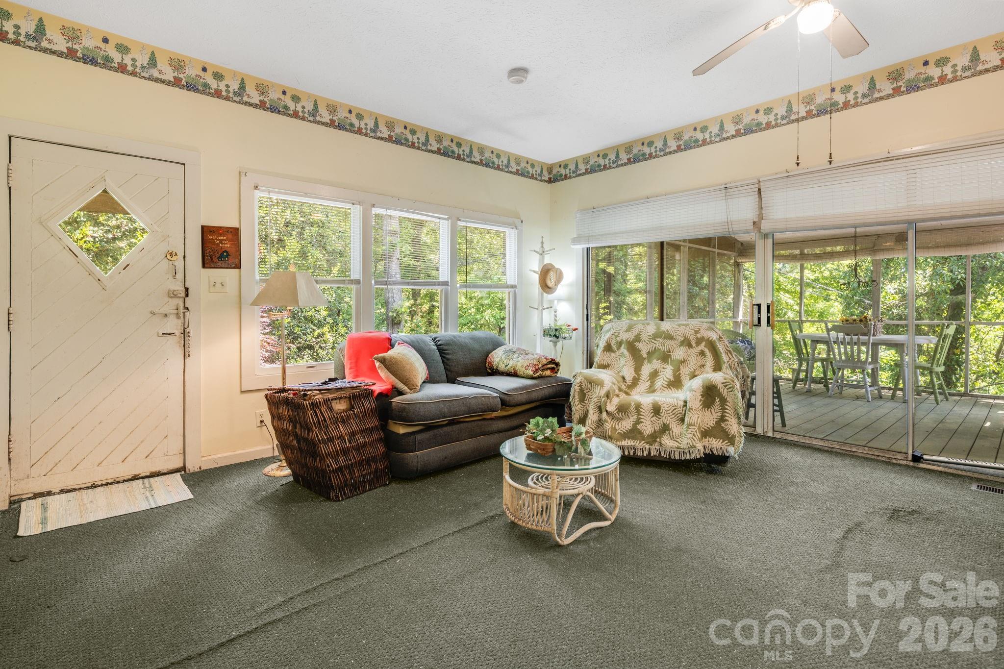121 Ohara Circle — Hendersonville
