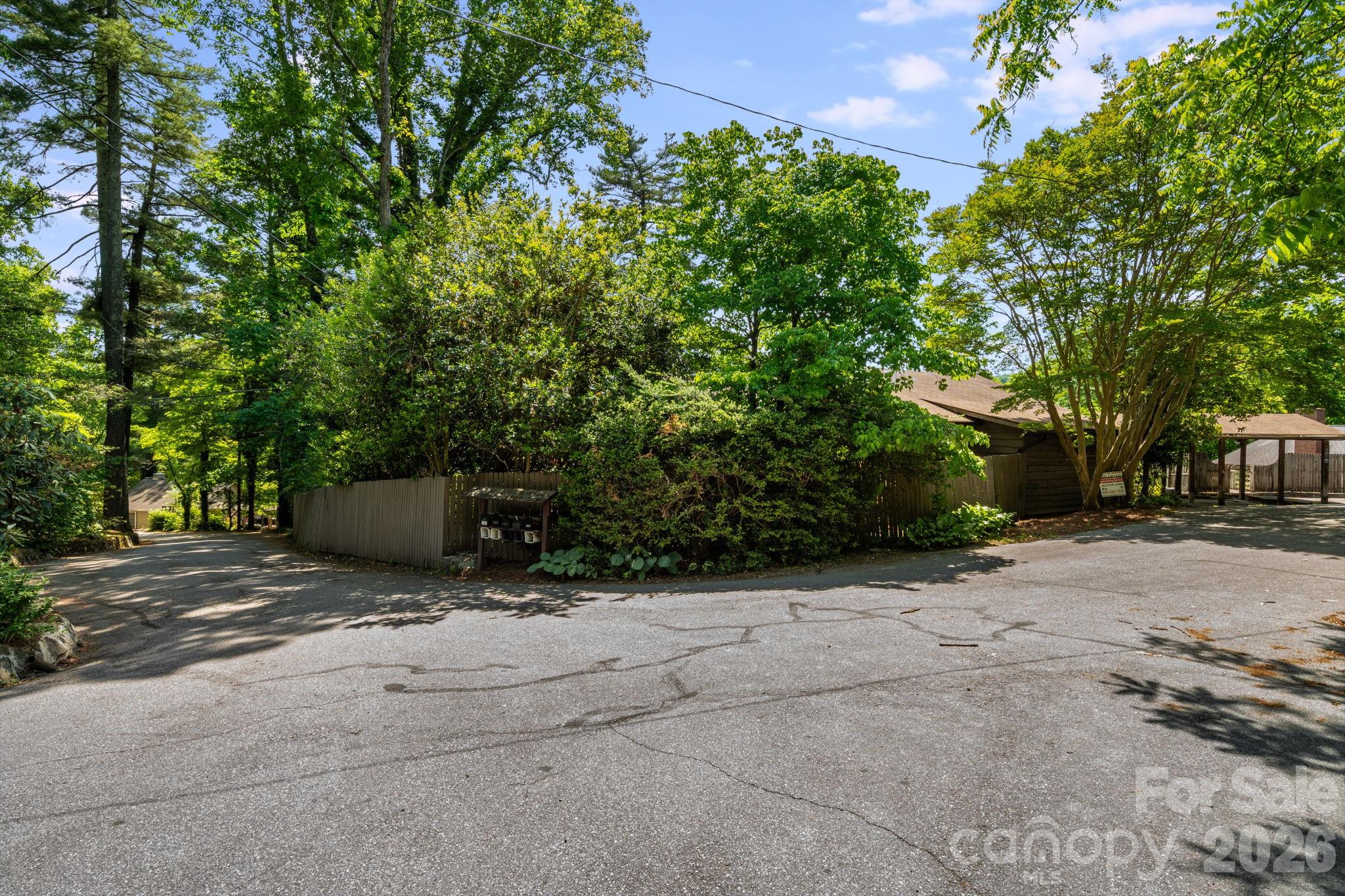 121 Ohara Circle — Hendersonville