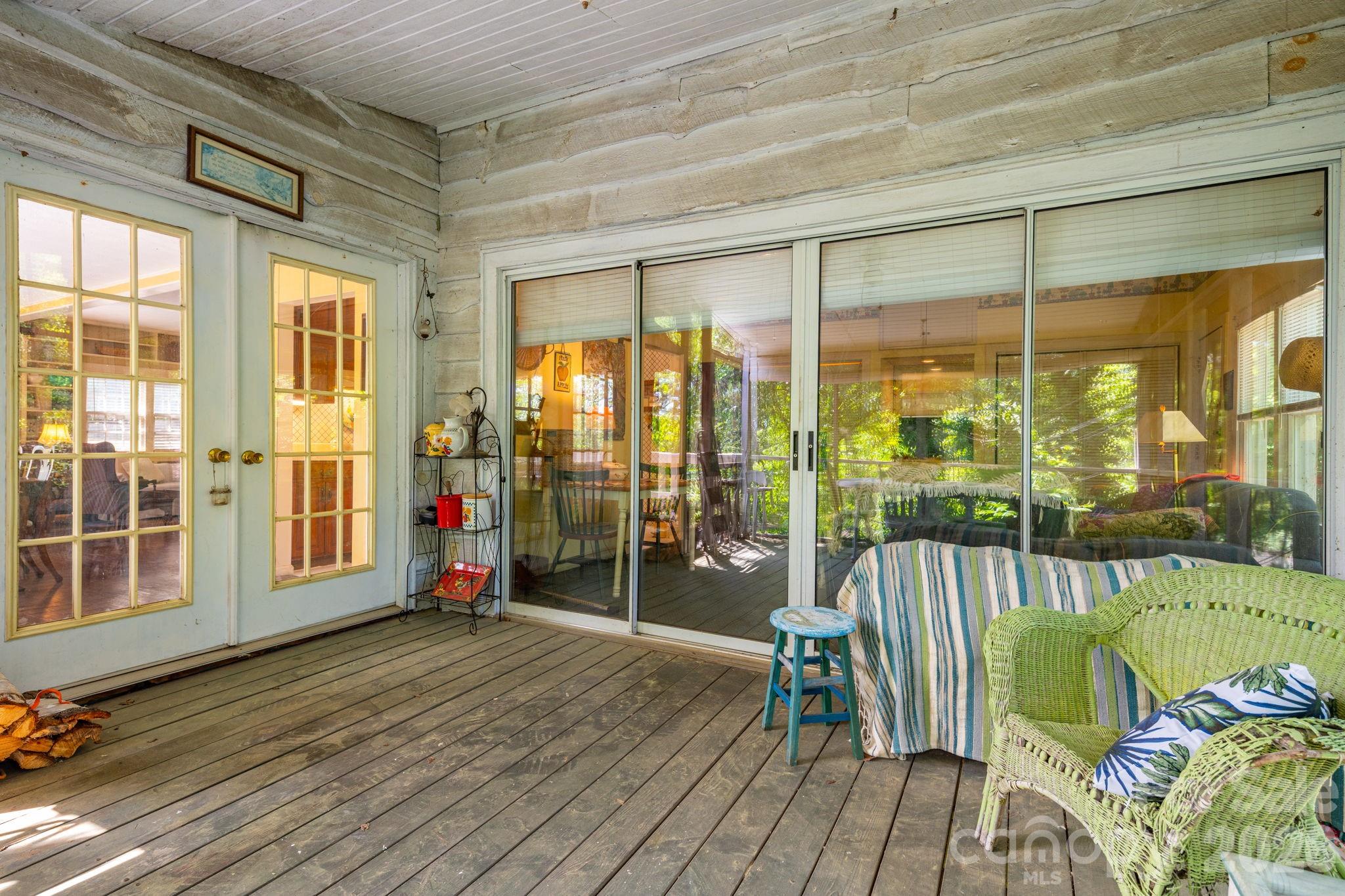 121 Ohara Circle — Hendersonville