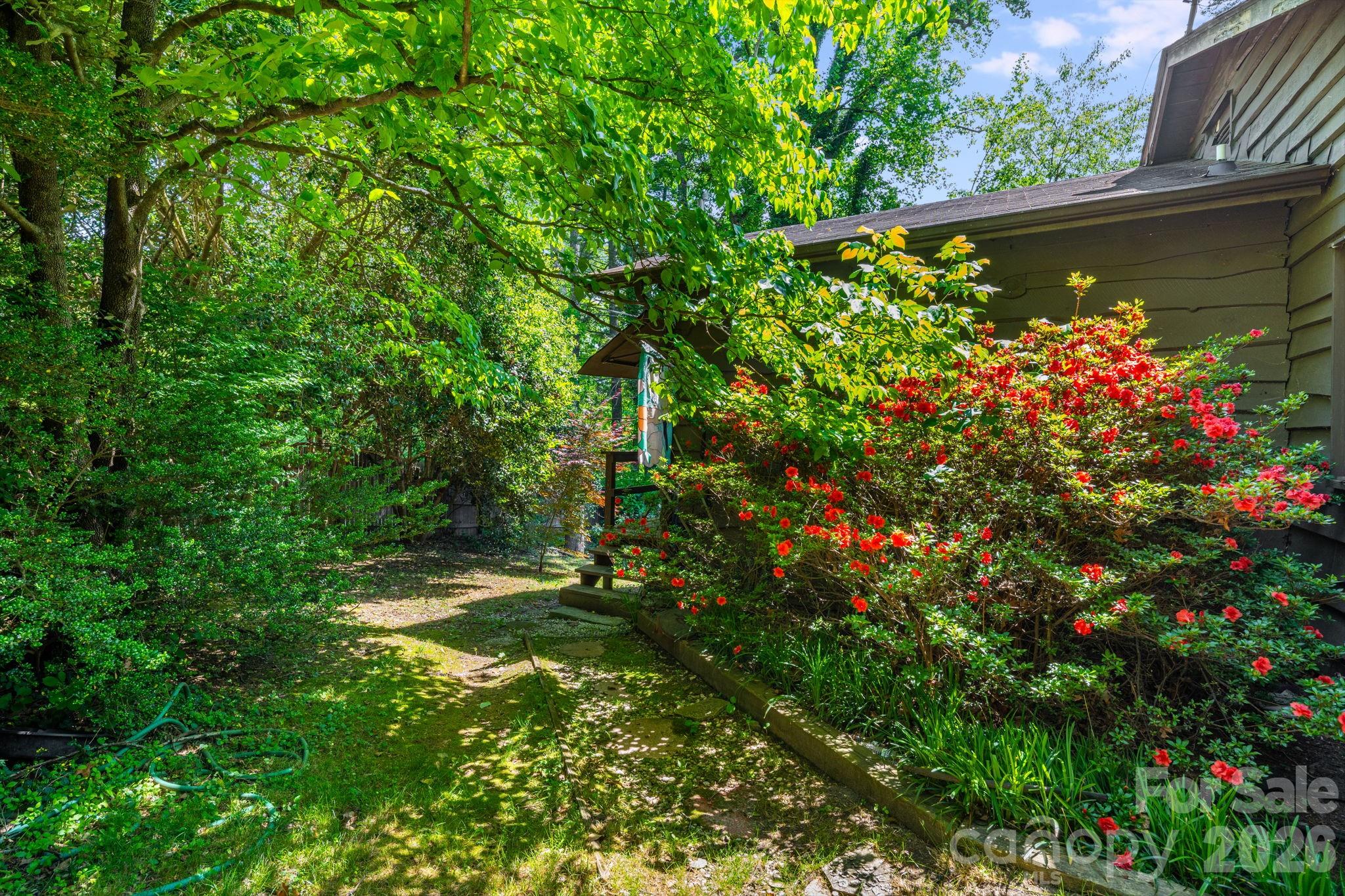 121 Ohara Circle — Hendersonville