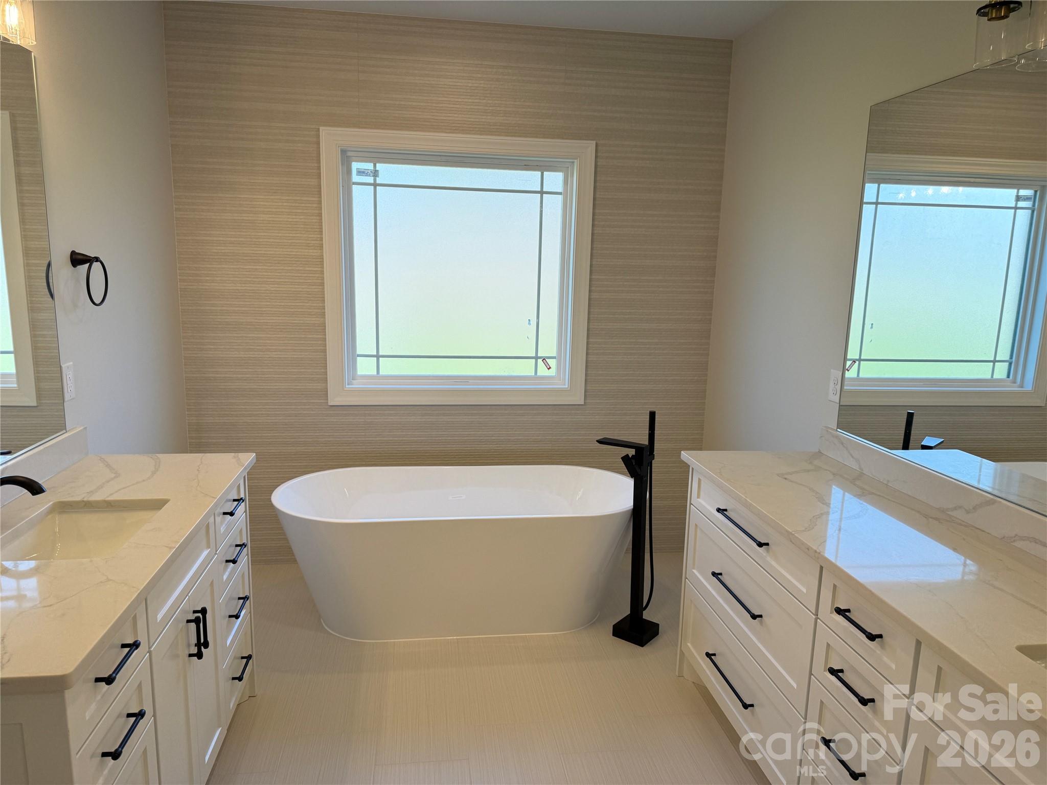 4559 Holly Circle NE — Conover
