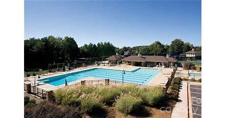 4559 Holly Circle NE — Conover