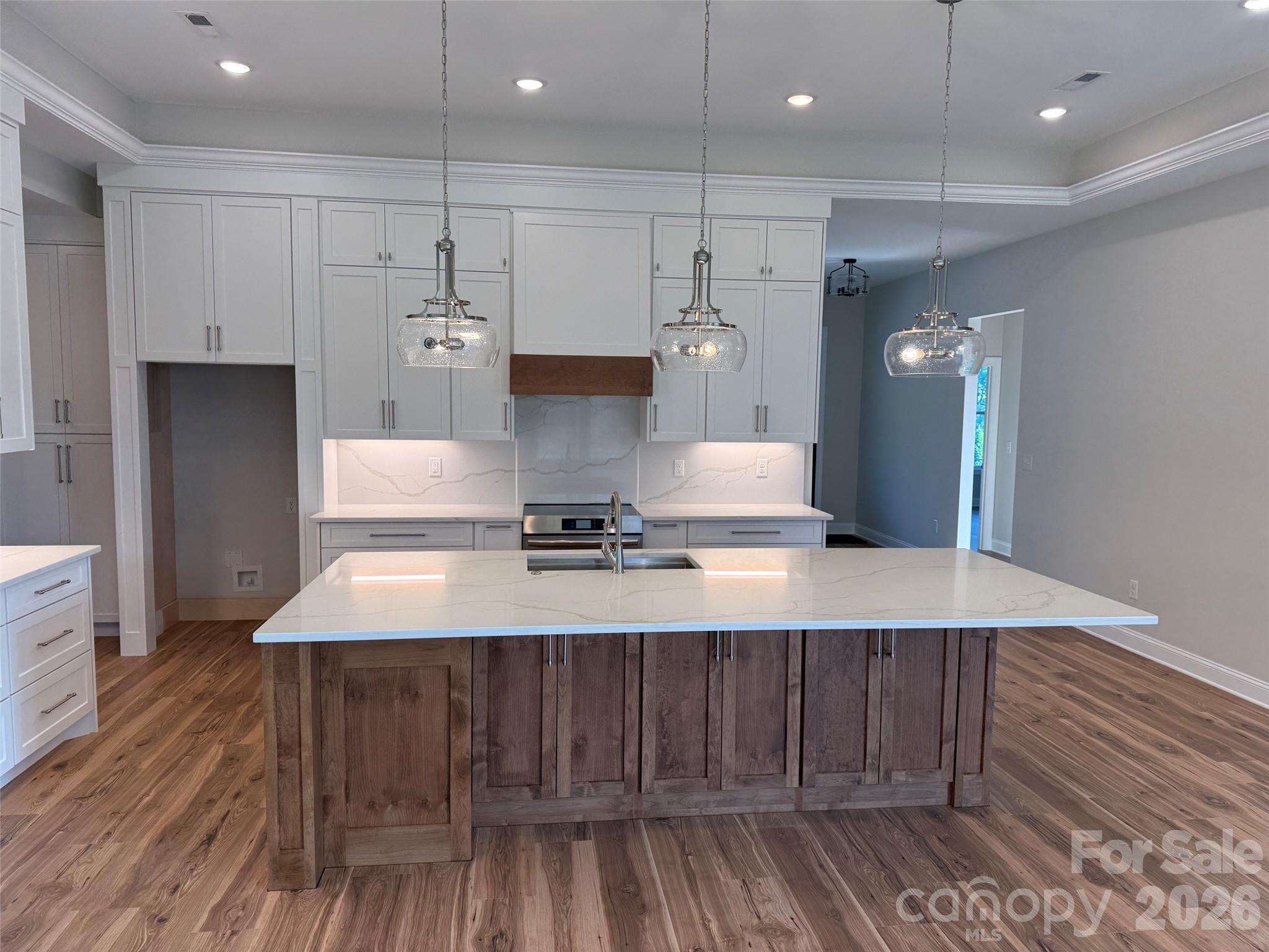 4559 Holly Circle NE — Conover