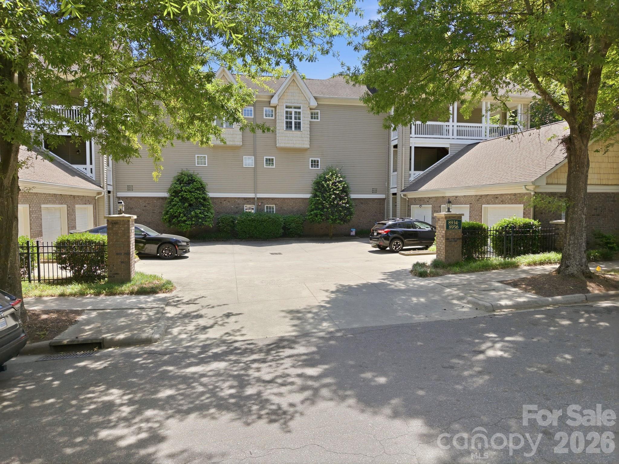 8942 Rosalyn Glen Road — Cornelius