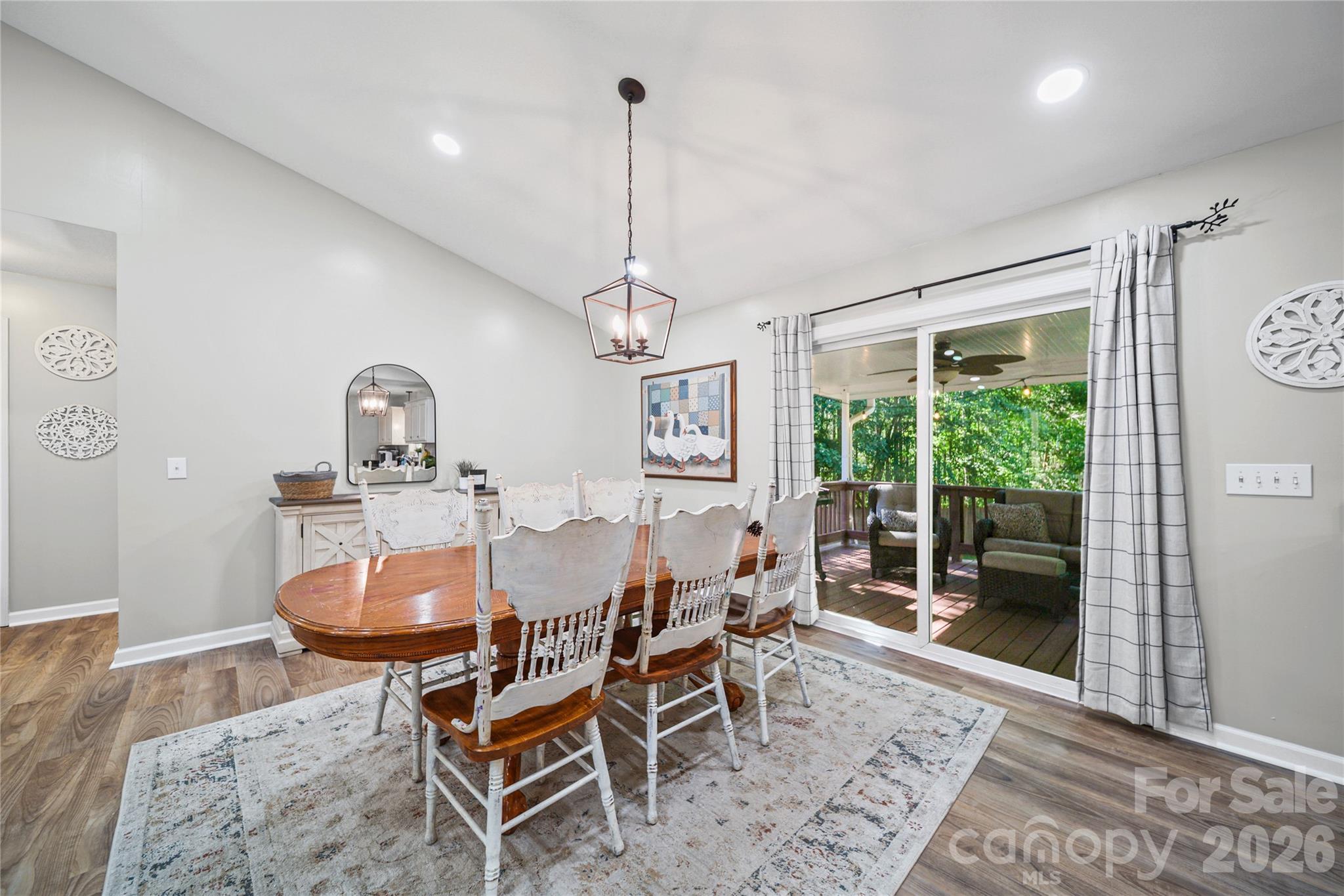 39328 Holly Ridge Road — New London