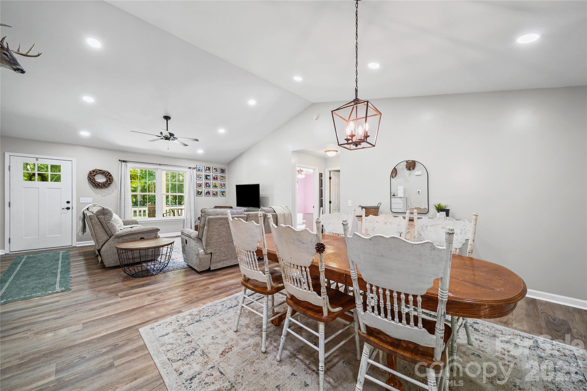39328 Holly Ridge Road — New London