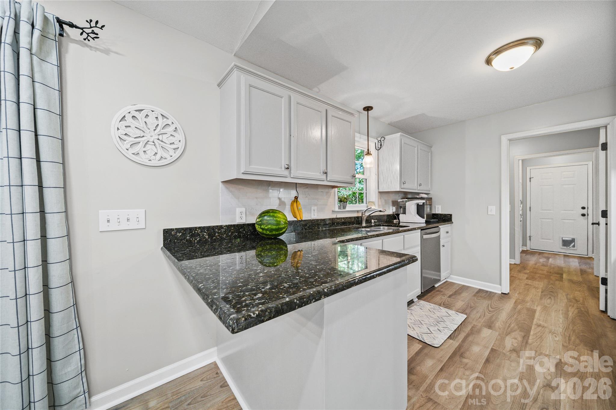 39328 Holly Ridge Road — New London
