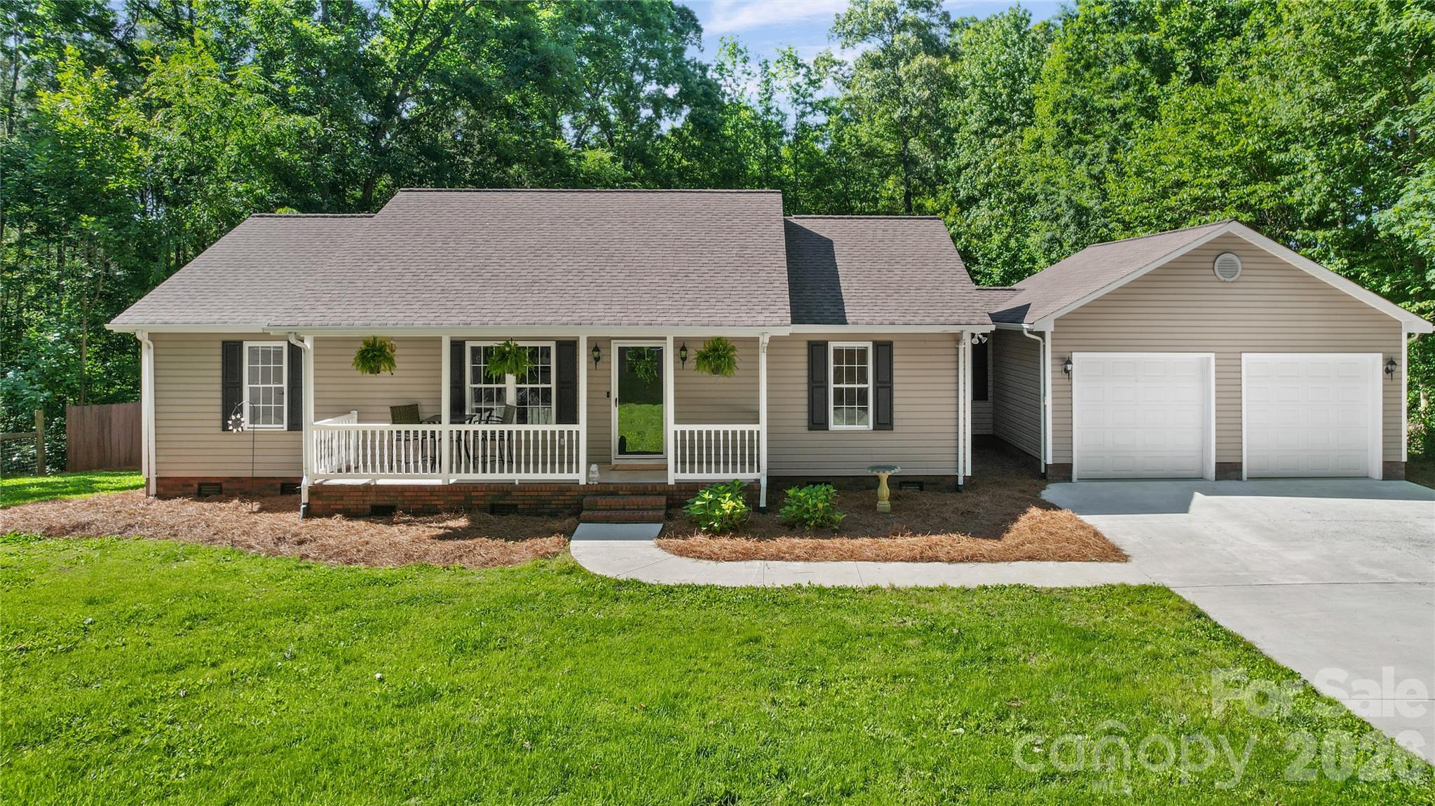 39328 Holly Ridge Road — New London