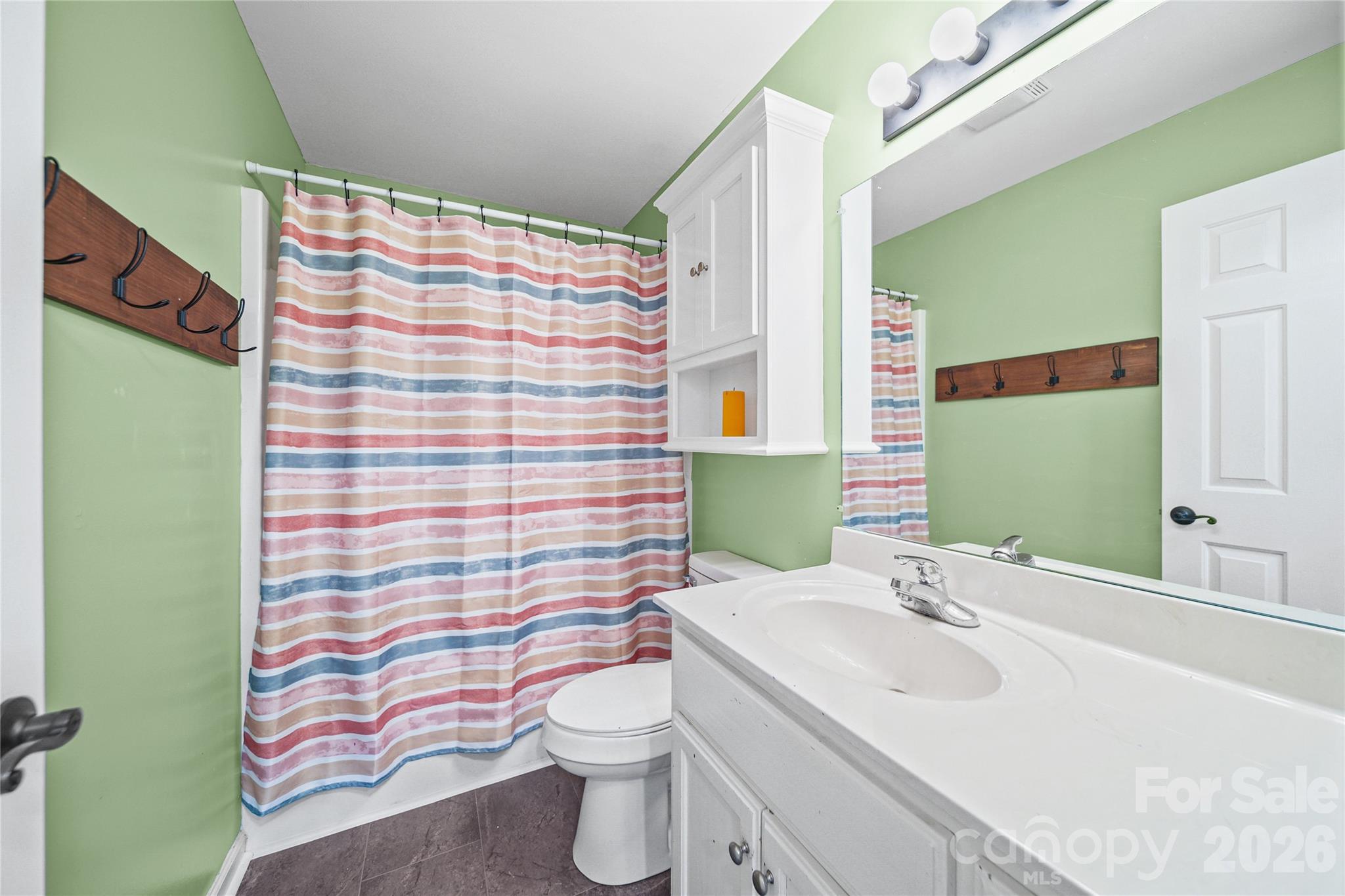 39328 Holly Ridge Road — New London
