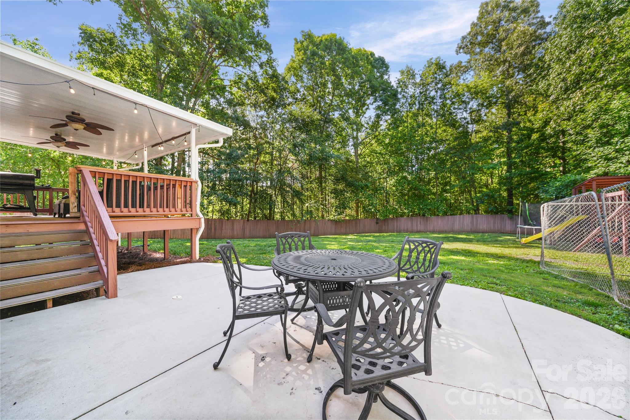 39328 Holly Ridge Road — New London
