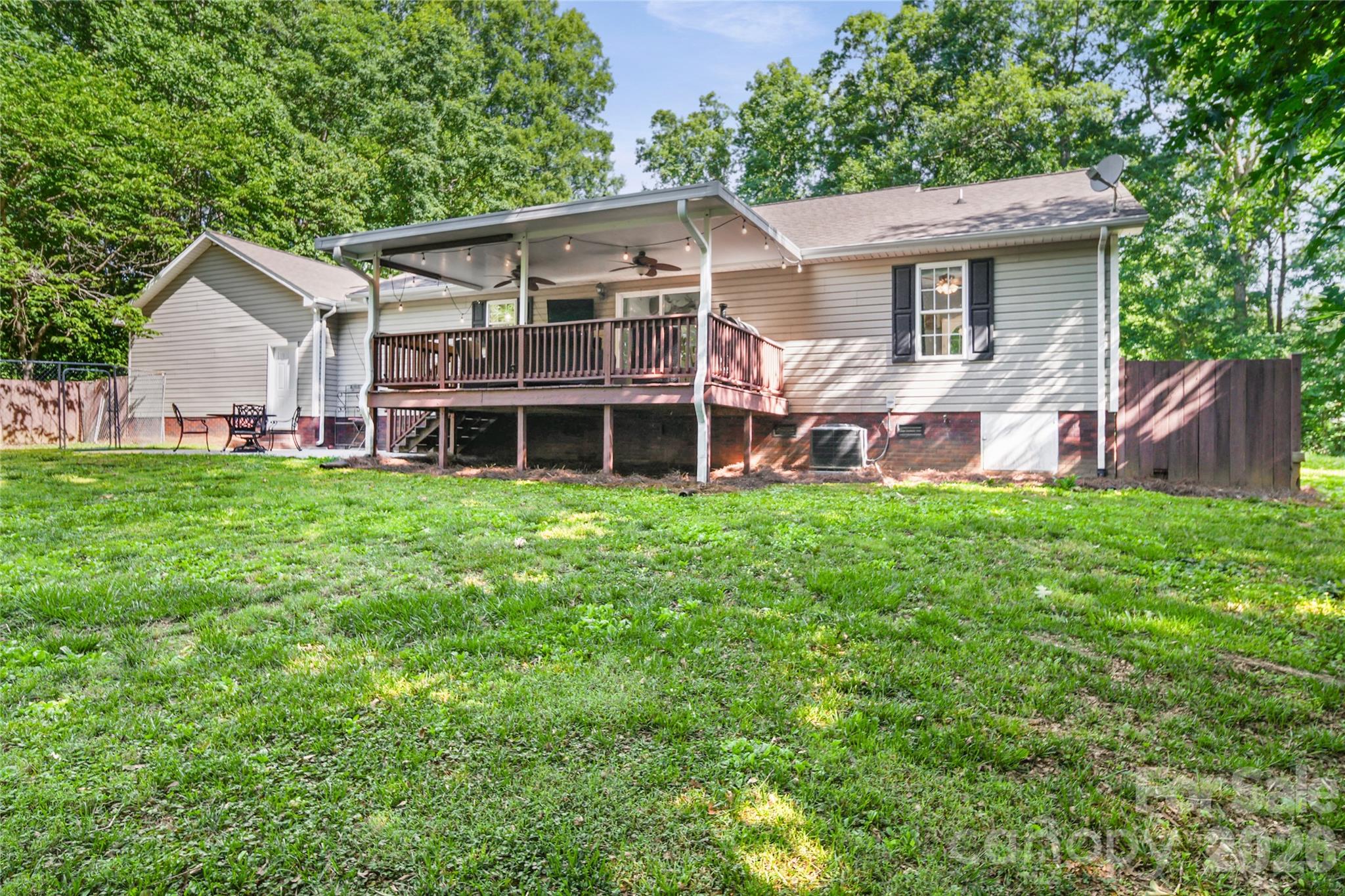 39328 Holly Ridge Road — New London