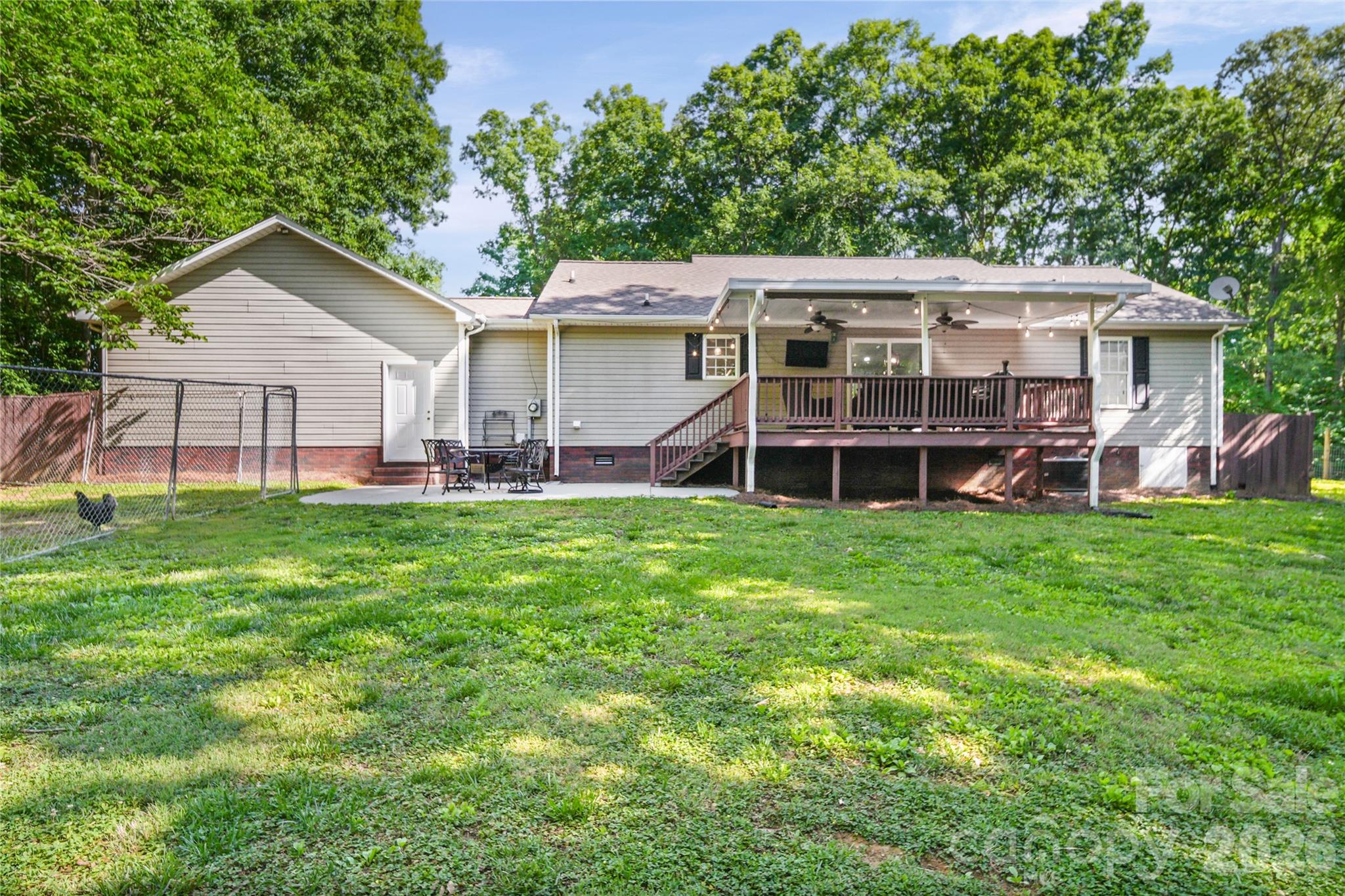39328 Holly Ridge Road — New London