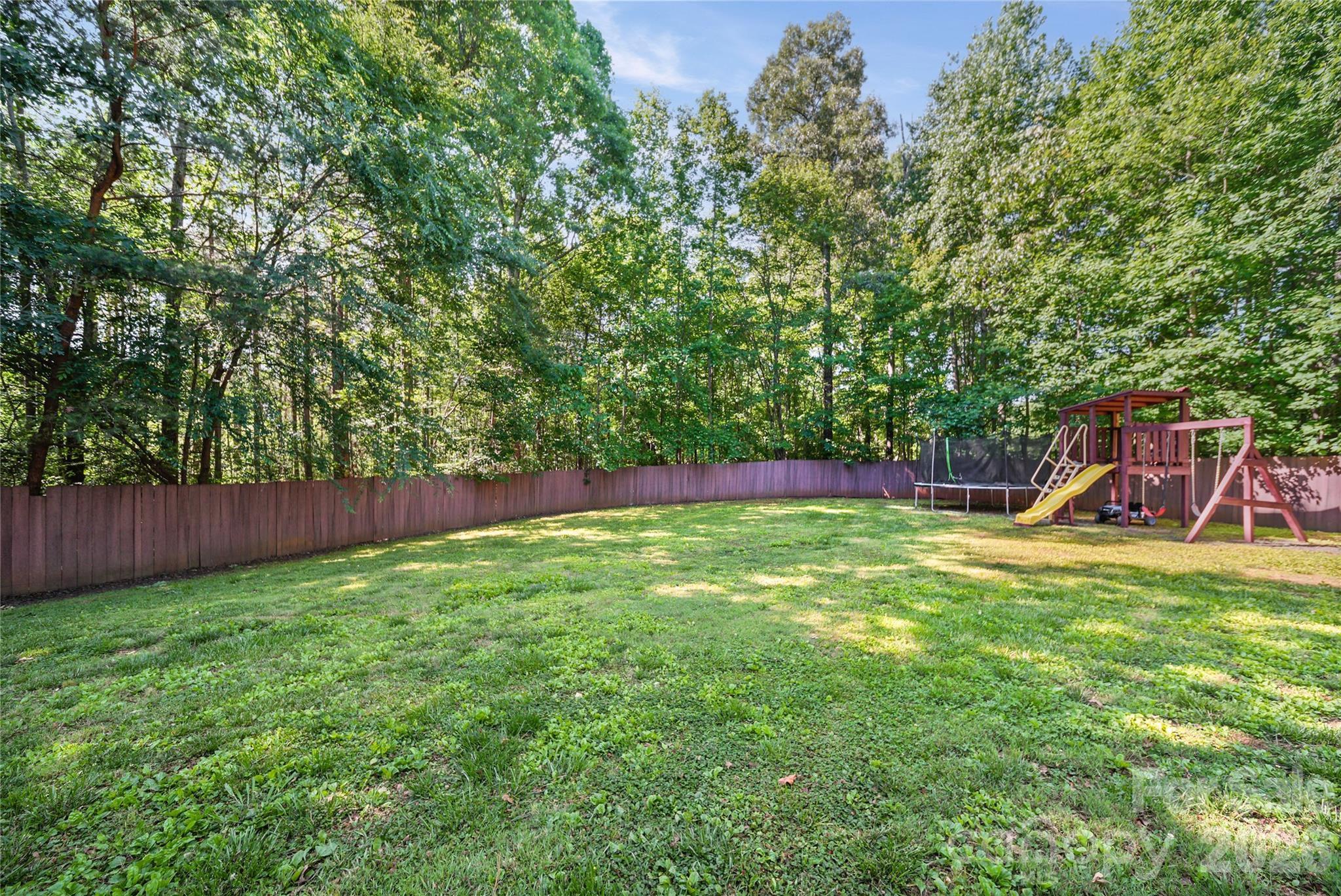 39328 Holly Ridge Road — New London