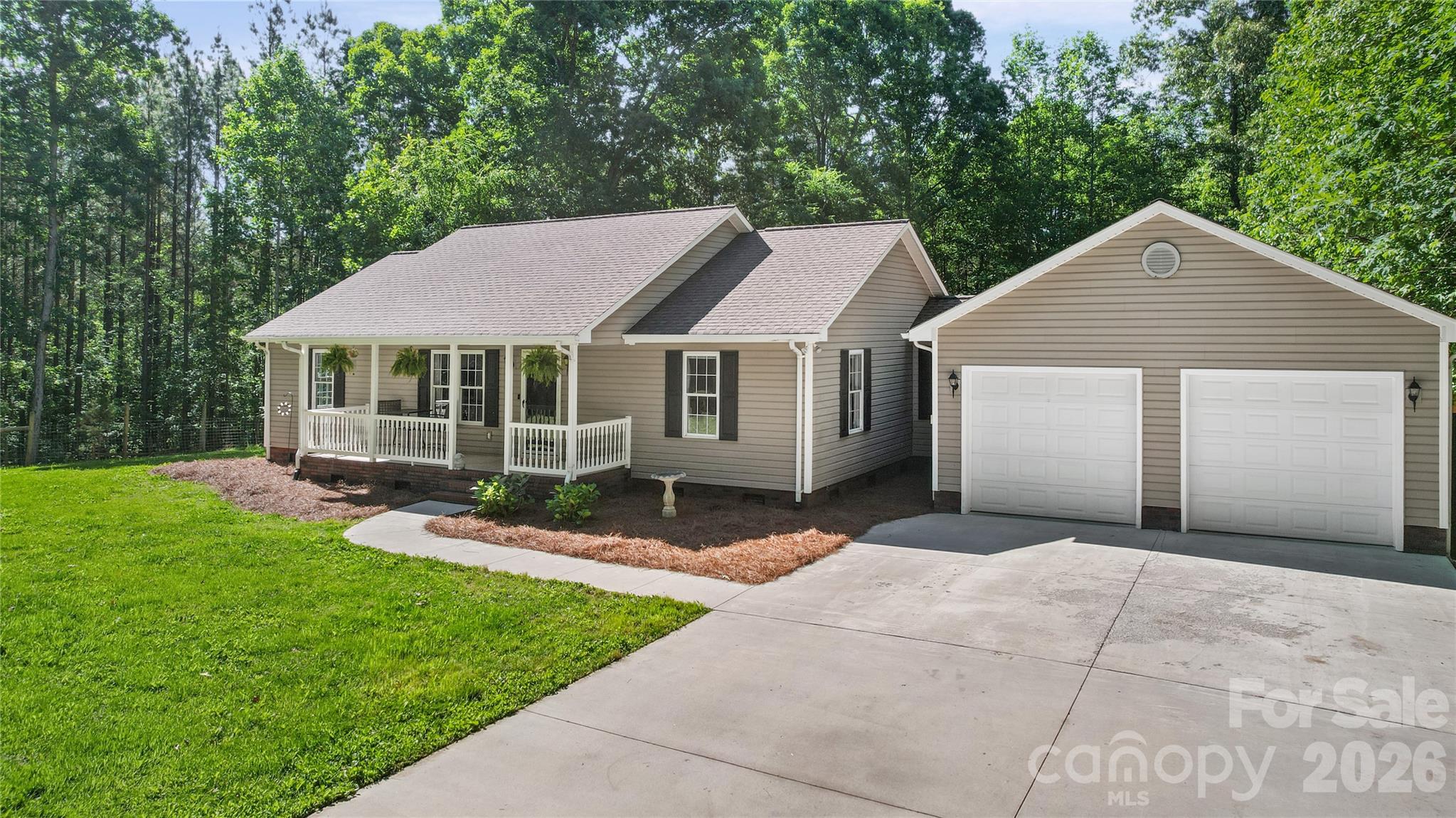 39328 Holly Ridge Road — New London