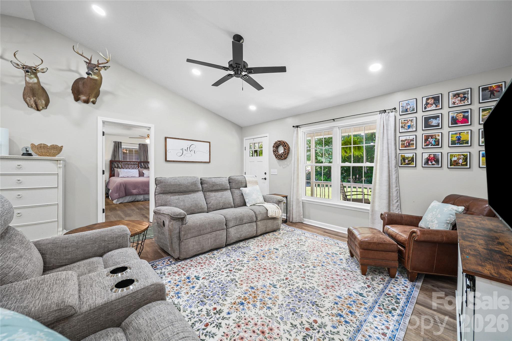 39328 Holly Ridge Road — New London