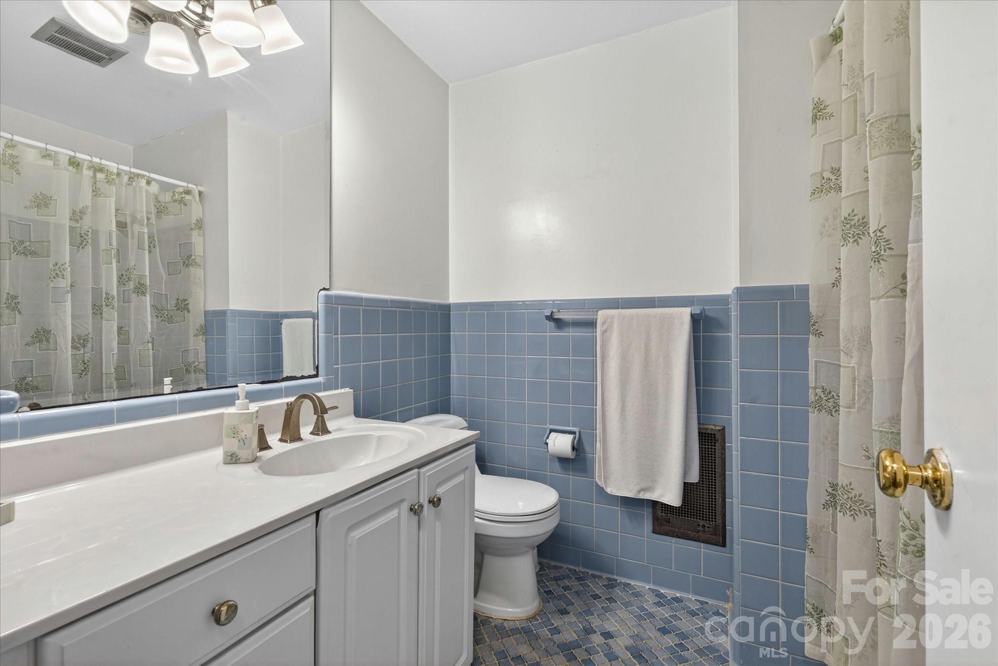 2645 Walker Road — Matthews