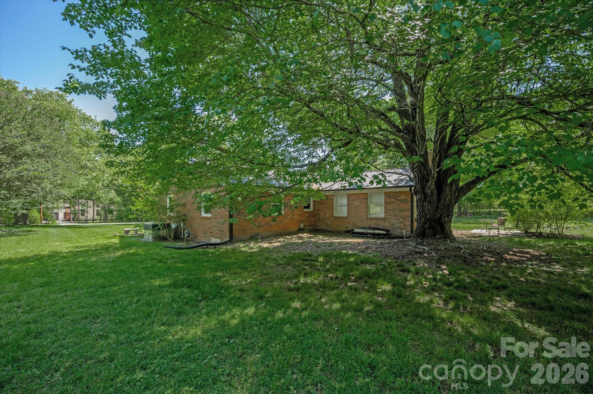 2645 Walker Road — Matthews