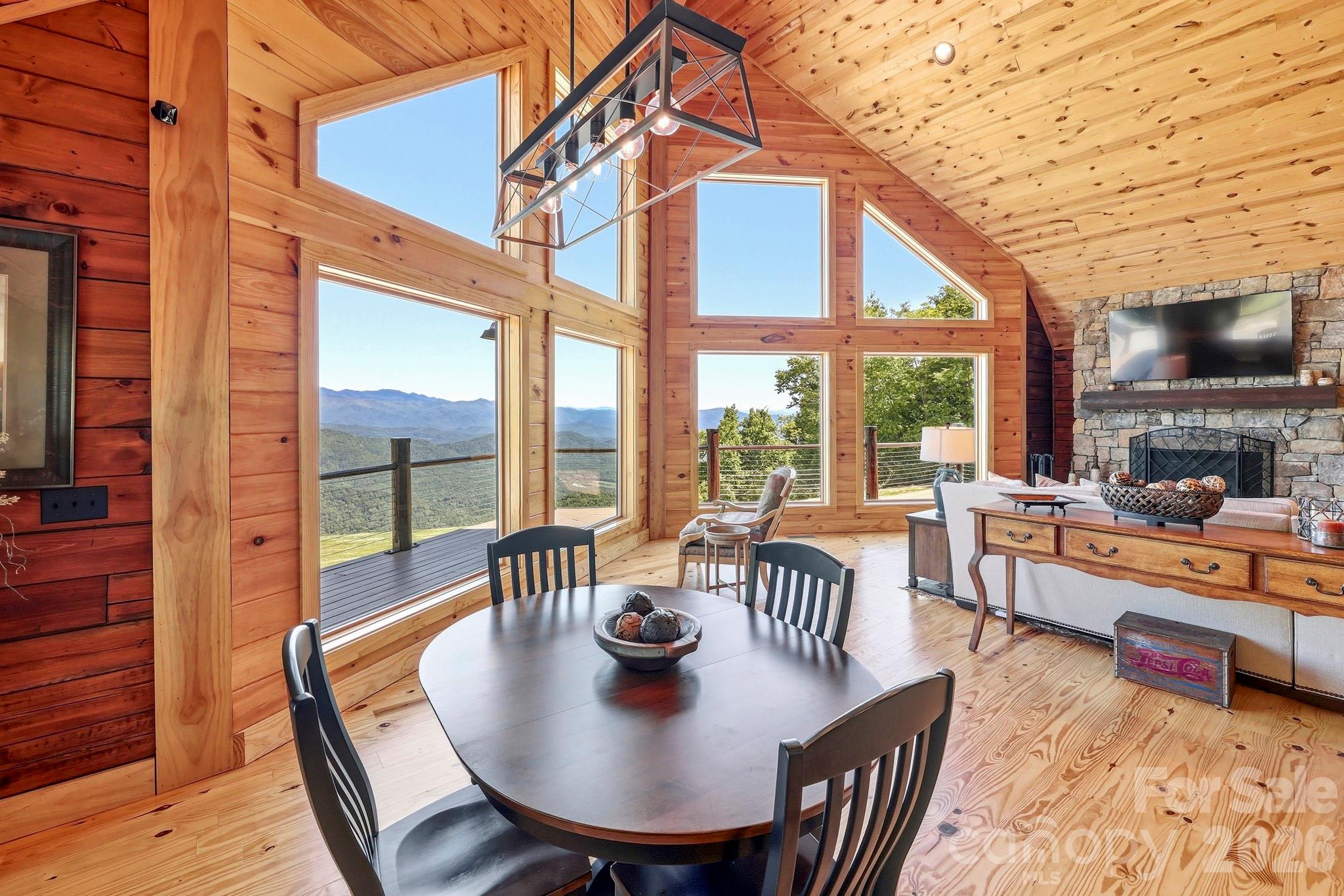 139 High Cliffs Trail — Black Mountain