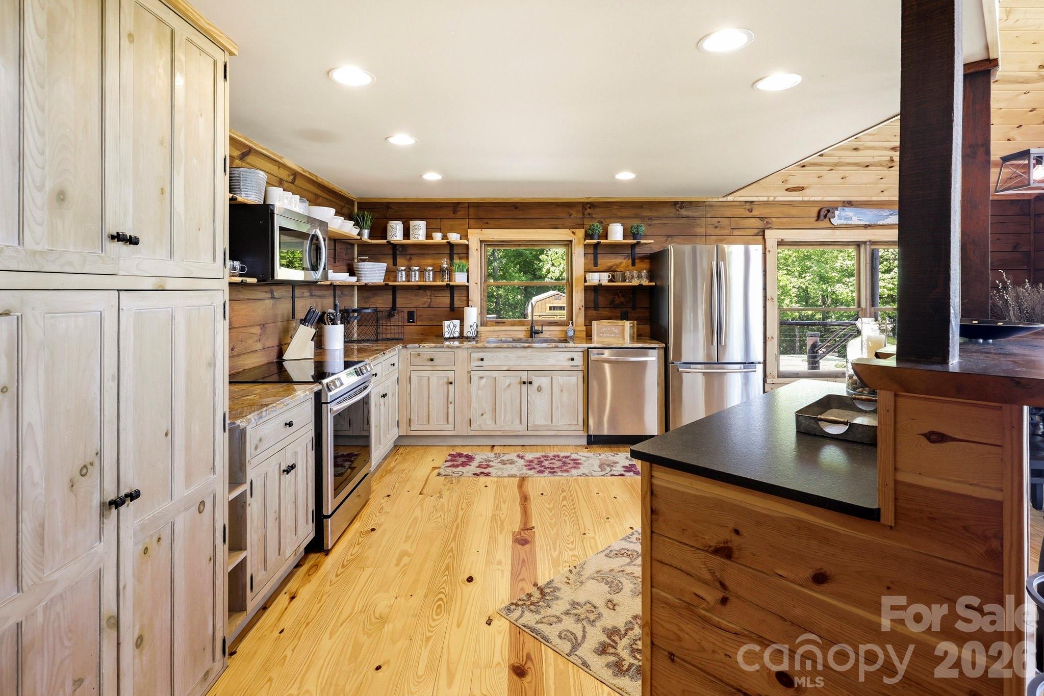 139 High Cliffs Trail — Black Mountain