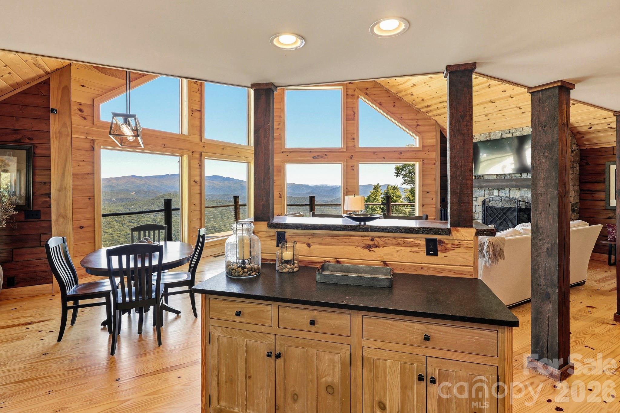139 High Cliffs Trail — Black Mountain