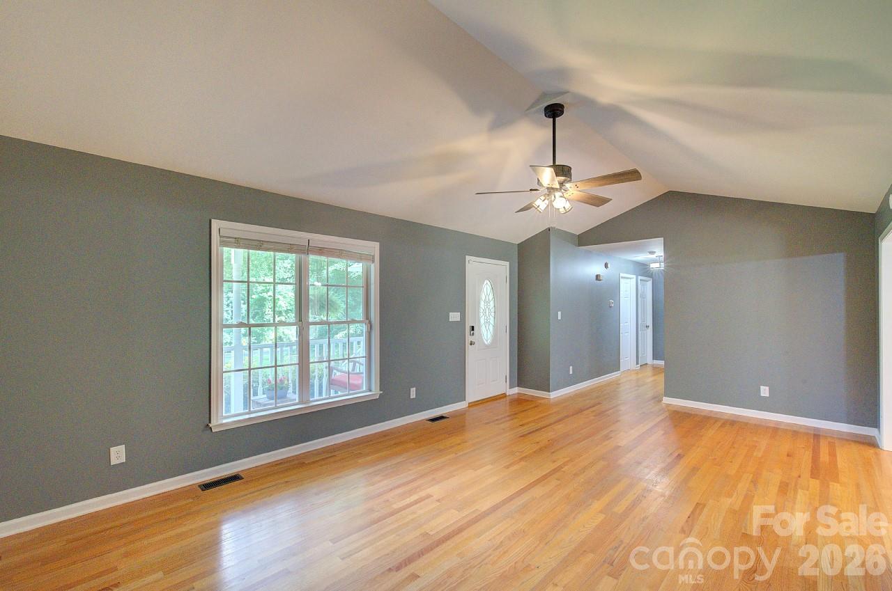 255 Tanager Drive — York
