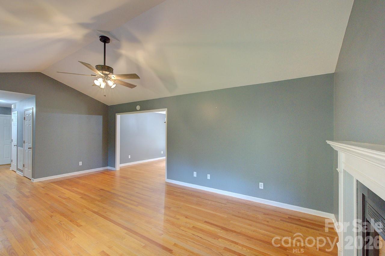 255 Tanager Drive — York