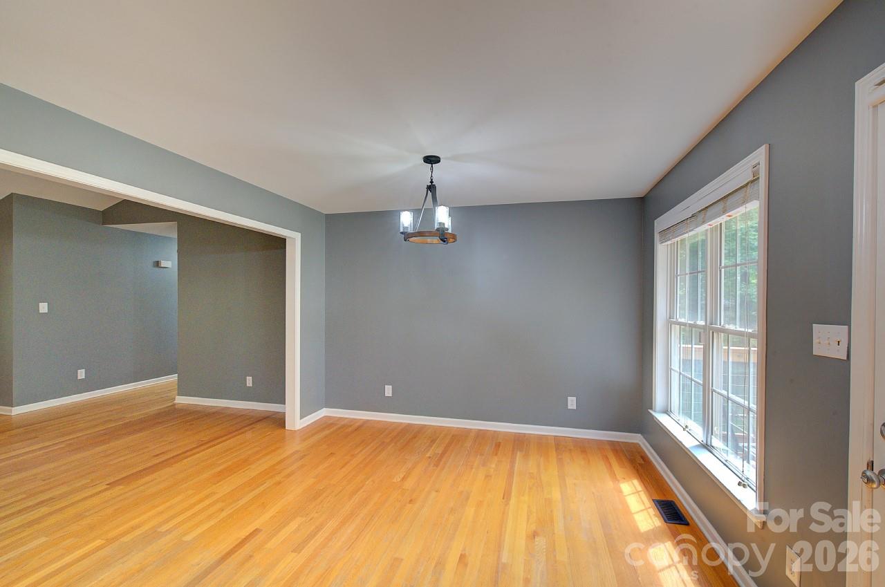 255 Tanager Drive — York
