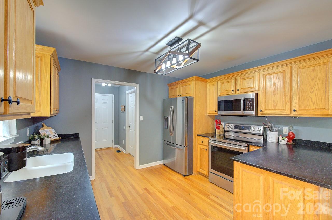 255 Tanager Drive — York