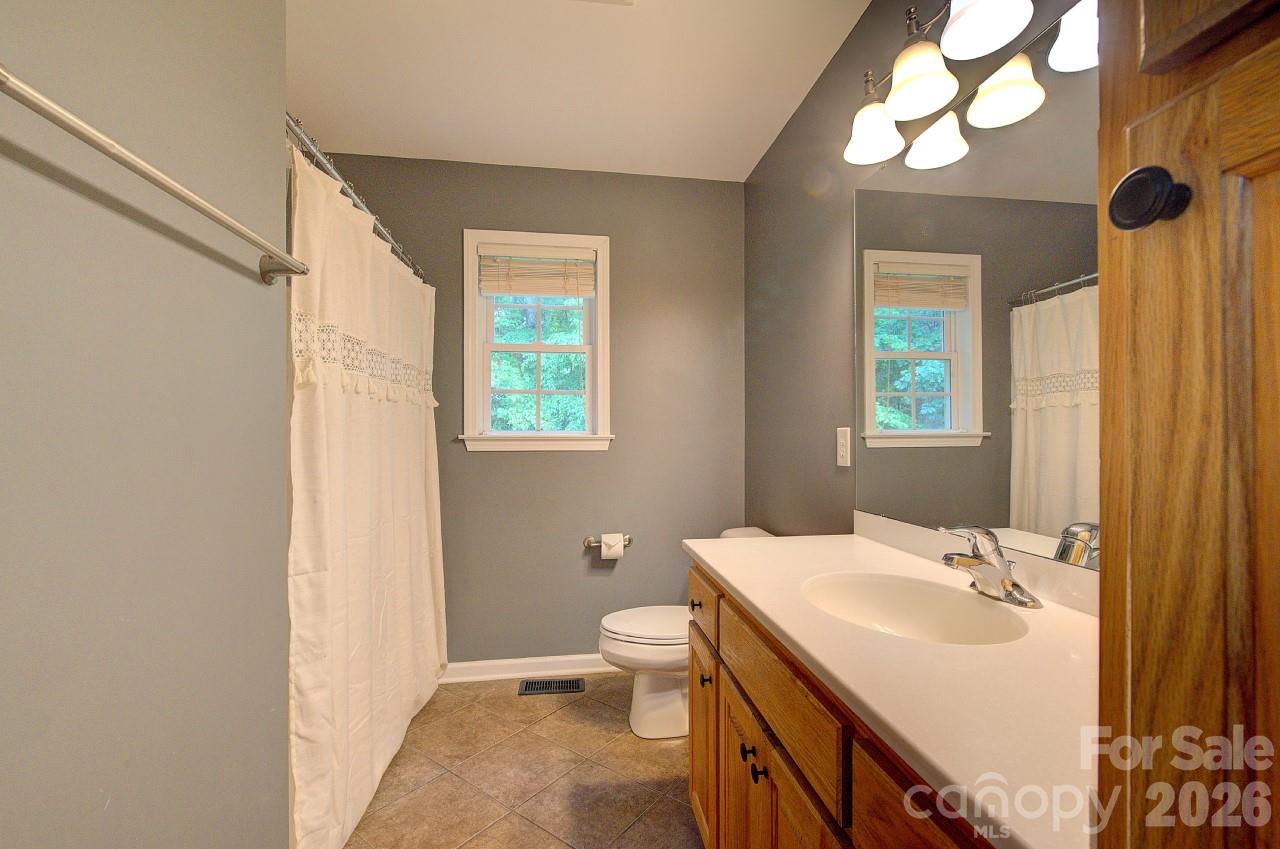 255 Tanager Drive — York