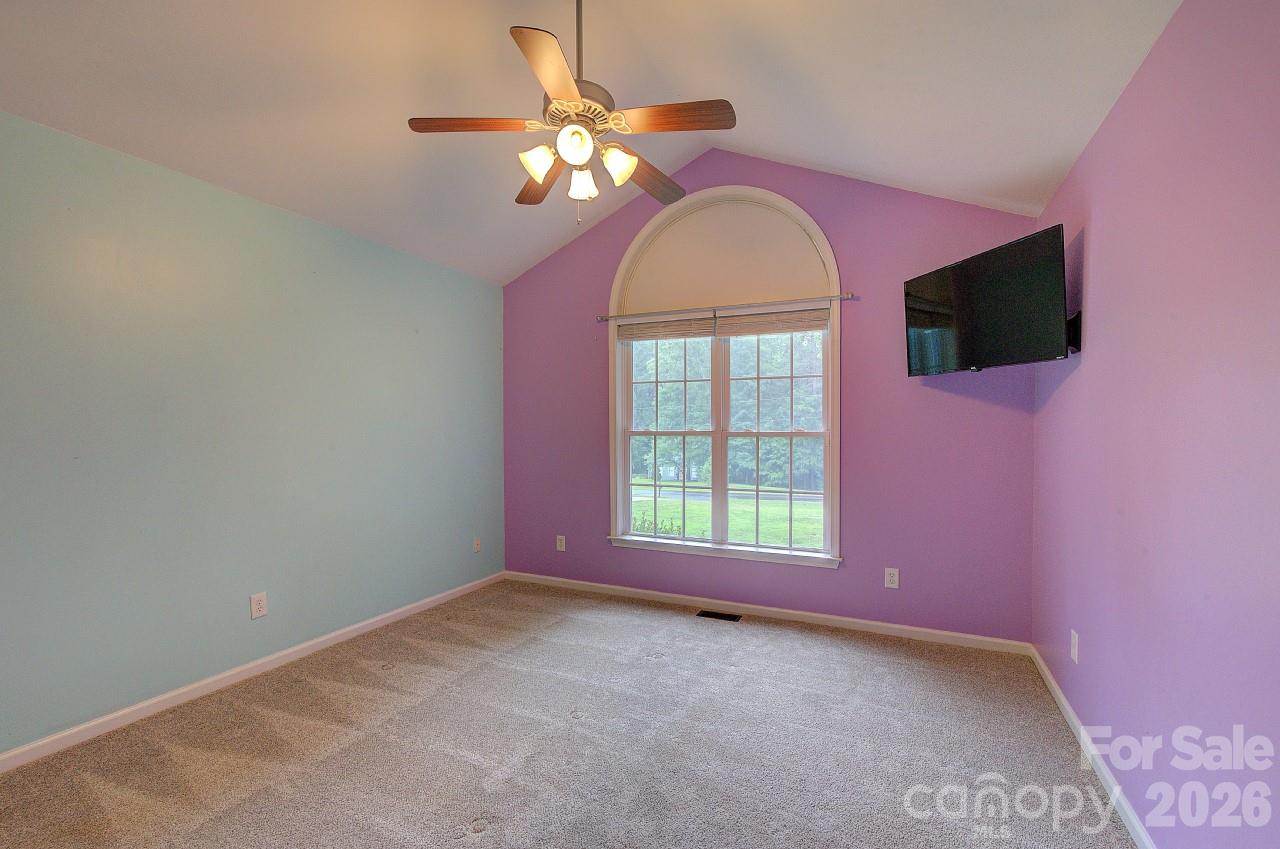 255 Tanager Drive — York