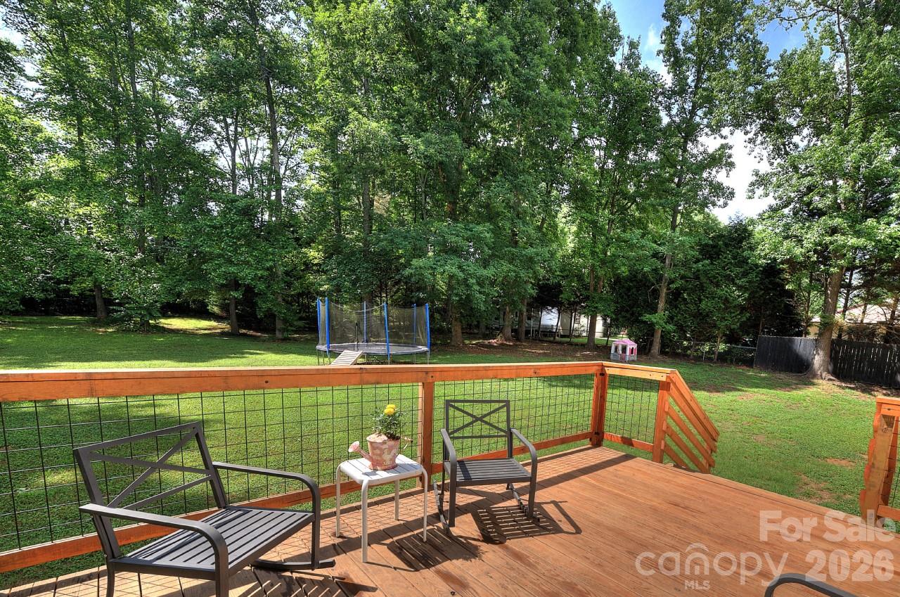 255 Tanager Drive — York