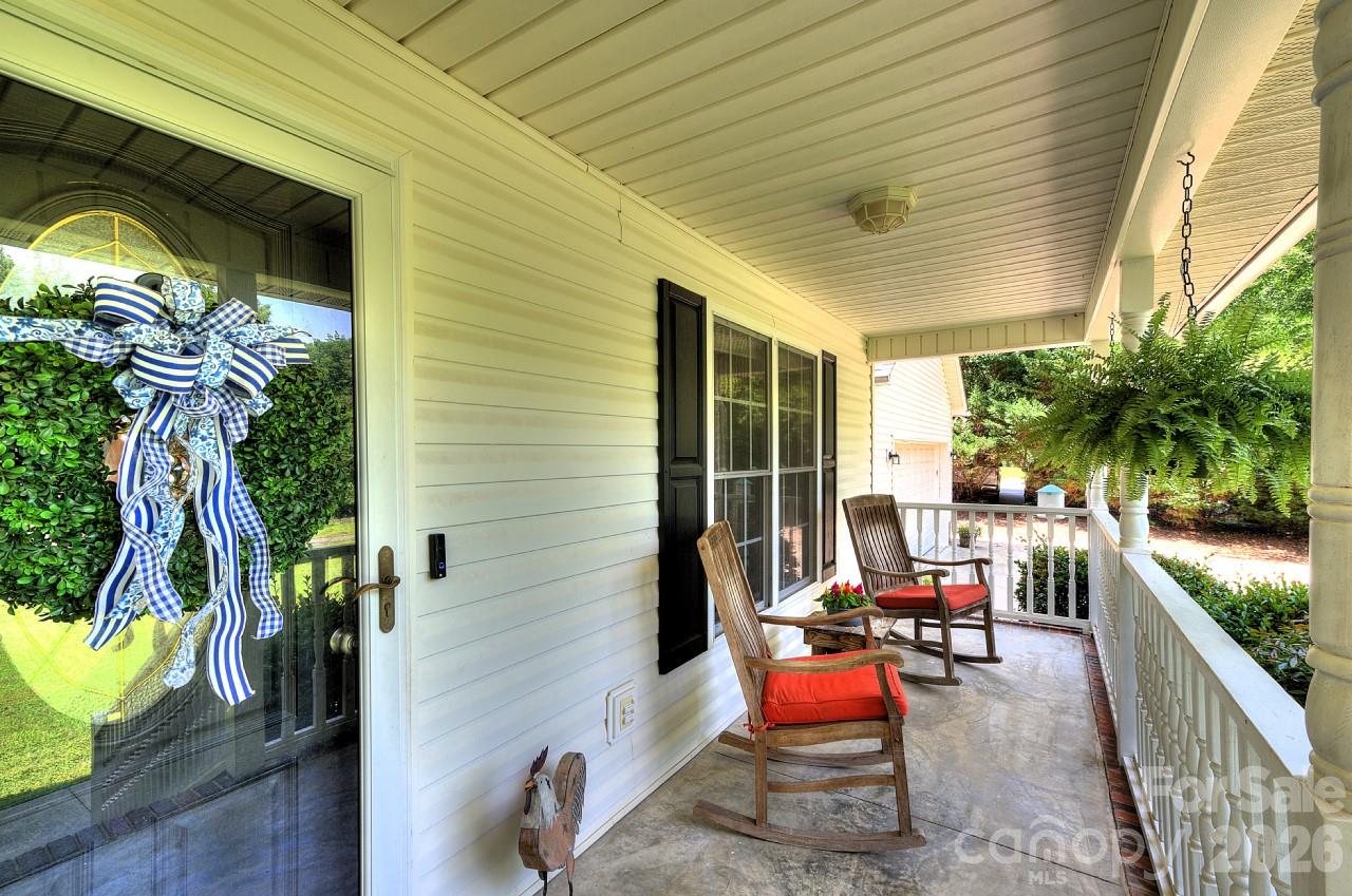 255 Tanager Drive — York